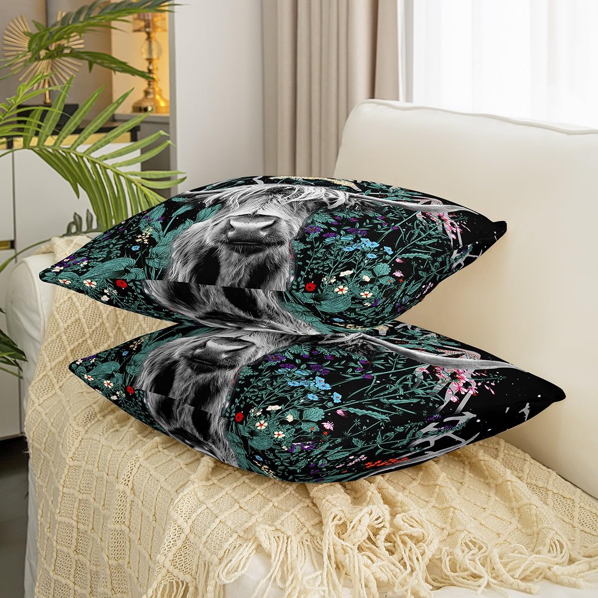 Federa Decorativa Palasarkaaa - Mucca Highland E Fiori Per Cuscino 30x50cm