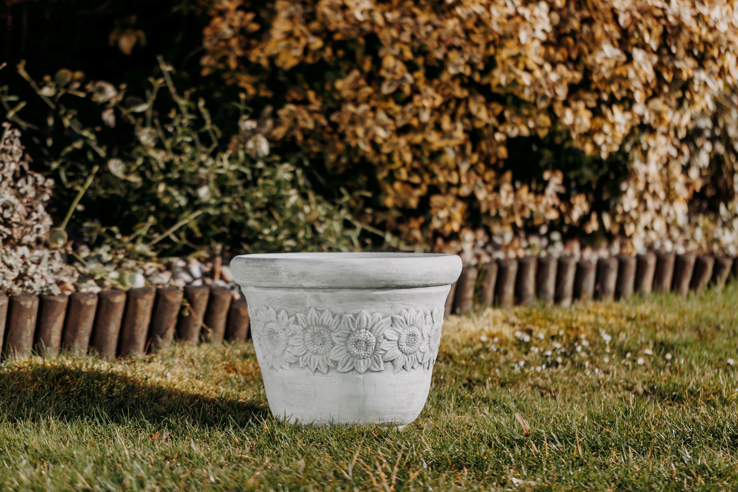 gartendekoparadies.de Doniczka z motywem słoneczników, rozmiar M, donica na rośliny z odlewu kamiennego, wys. 27 cm, 11 litrów, 12 kg, szara, odporna na mróz do użytku na zewnątrz