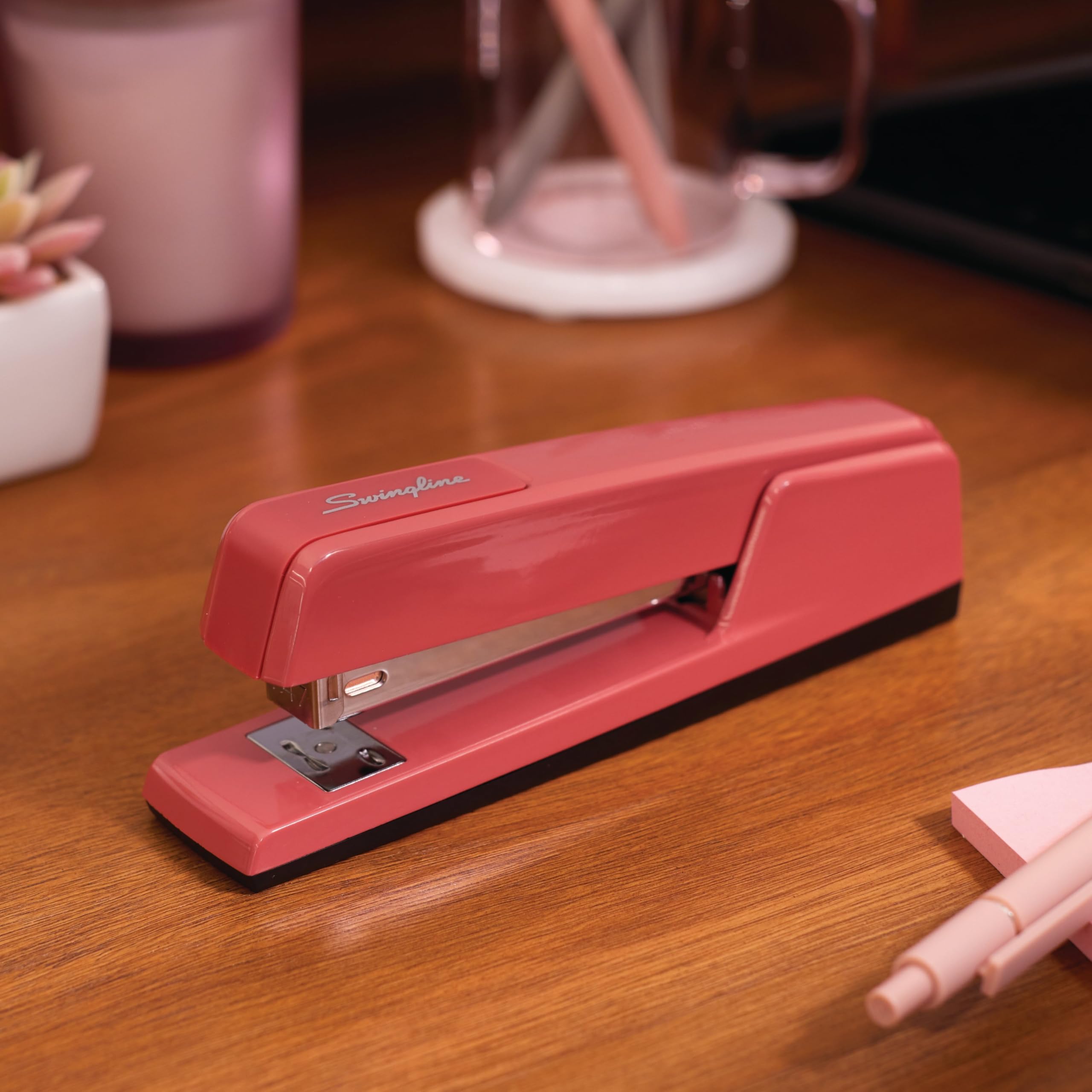 Amazon.co.jp: Swingline 747 Classic Desk Stapler in Lipstick Red