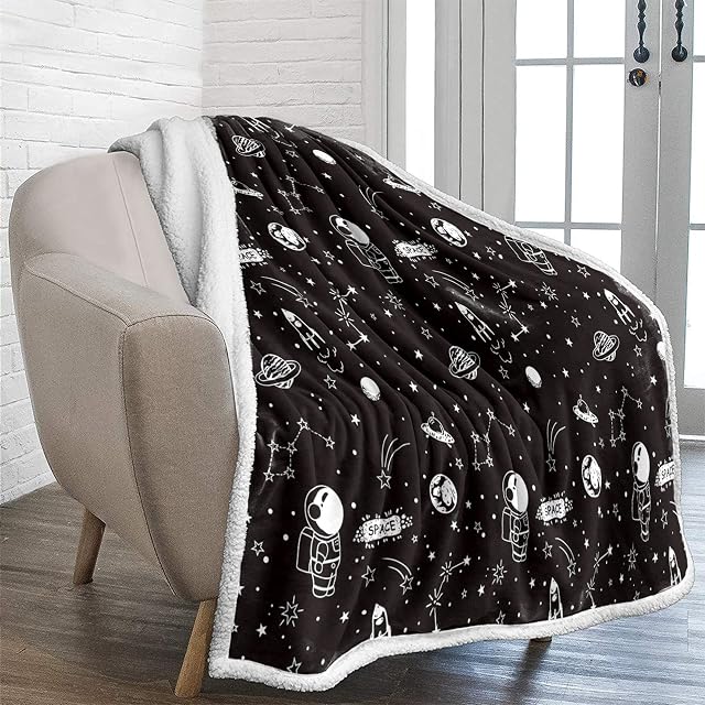 Lunoroey Black Blanket Throw Sherpa Fleece Throw Blanket Galaxy Space Universe Stars Astronauts Printed Sofa Blanket Soft Fuzzy Room Decor Gift 150x200cm