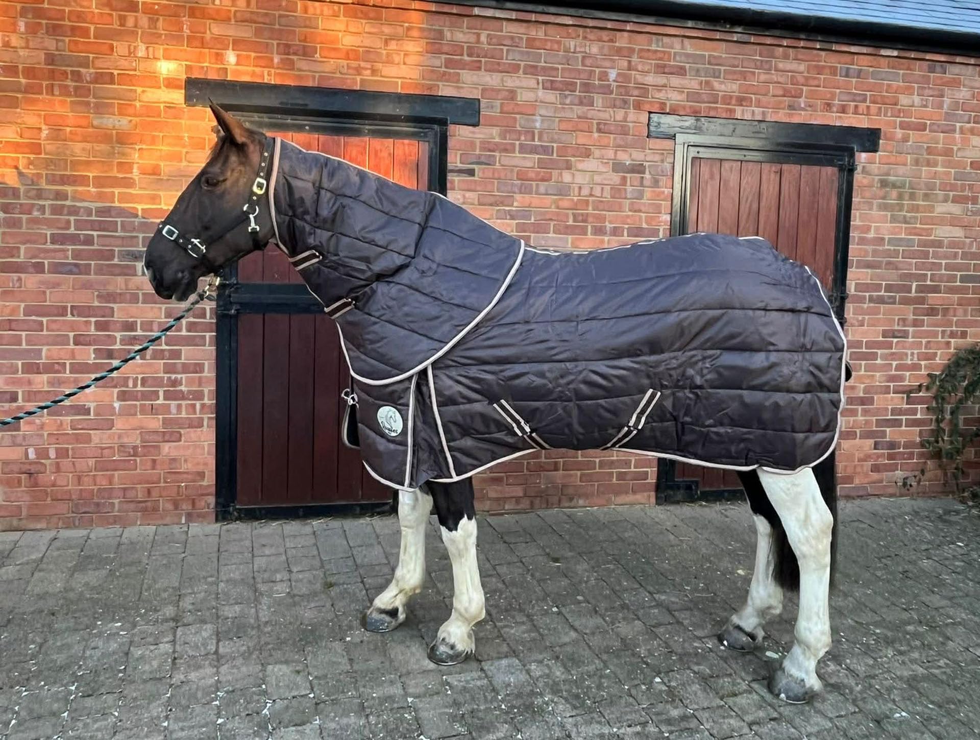 Ruggles Heavy Horse 300g Stable Rug With Detachable Neck Cover, for Shires, Clydesdale, Percherons etc - Smart versatile middleweight stable rug for larger breeds (Brown, 7' 6")