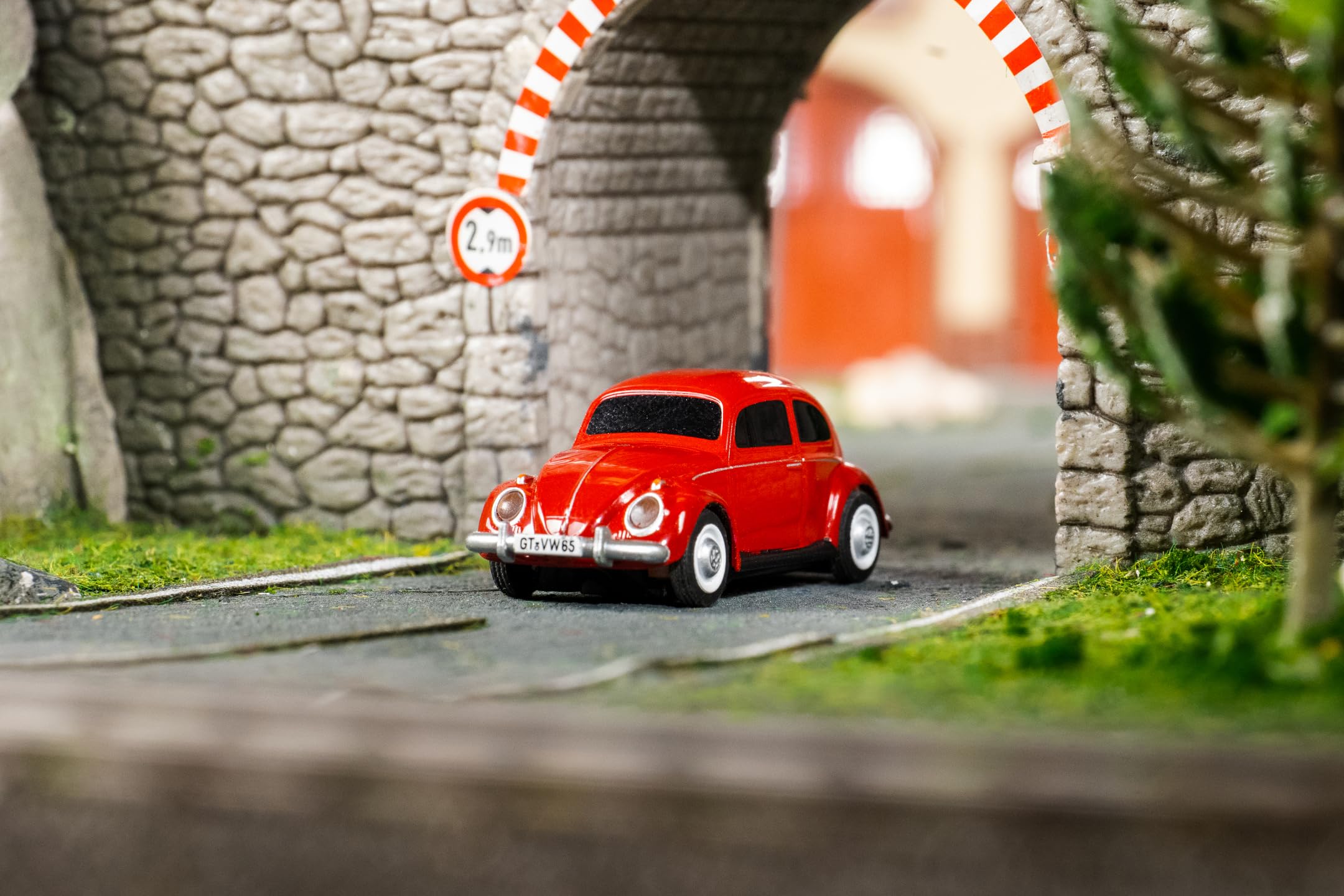 Carson 500504147 1:87 Volkswagen Beetle red 2.4G 100% RTR - Gotowy do jazdy model, model RC, samochód H0, model RC, pojazd do dioramy