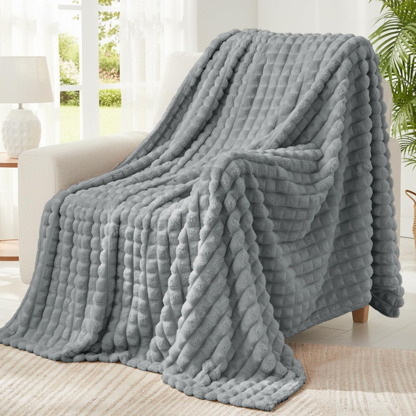 BEDELITE Kuscheldecke Flauschig Decke 150x200 - weiche XL Flanell Decken Grau für Couch, Deko Kariert Fleecedecke als Couch Überwurf für Wohnzimmer, Twin Blanket Wide Use
