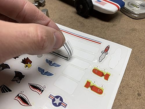 Miniatura 3 de Juego de calcomanías de madera de pino para automóvil, fabricadas en Estados Unidos, despegar y pegar, rayas, números, banderas, luces y mucho más.