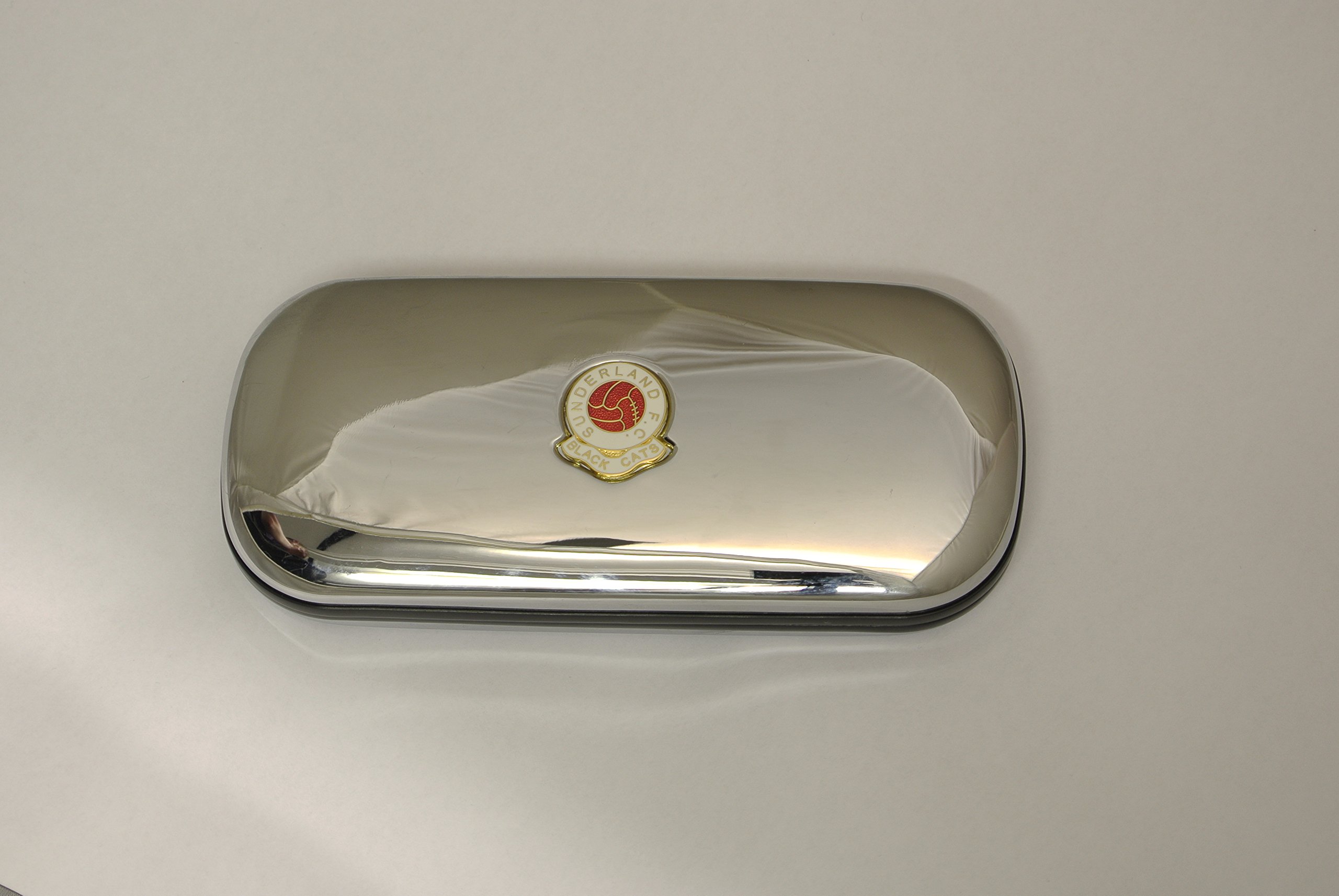 Polished chrome football club glasses case – Sunderland