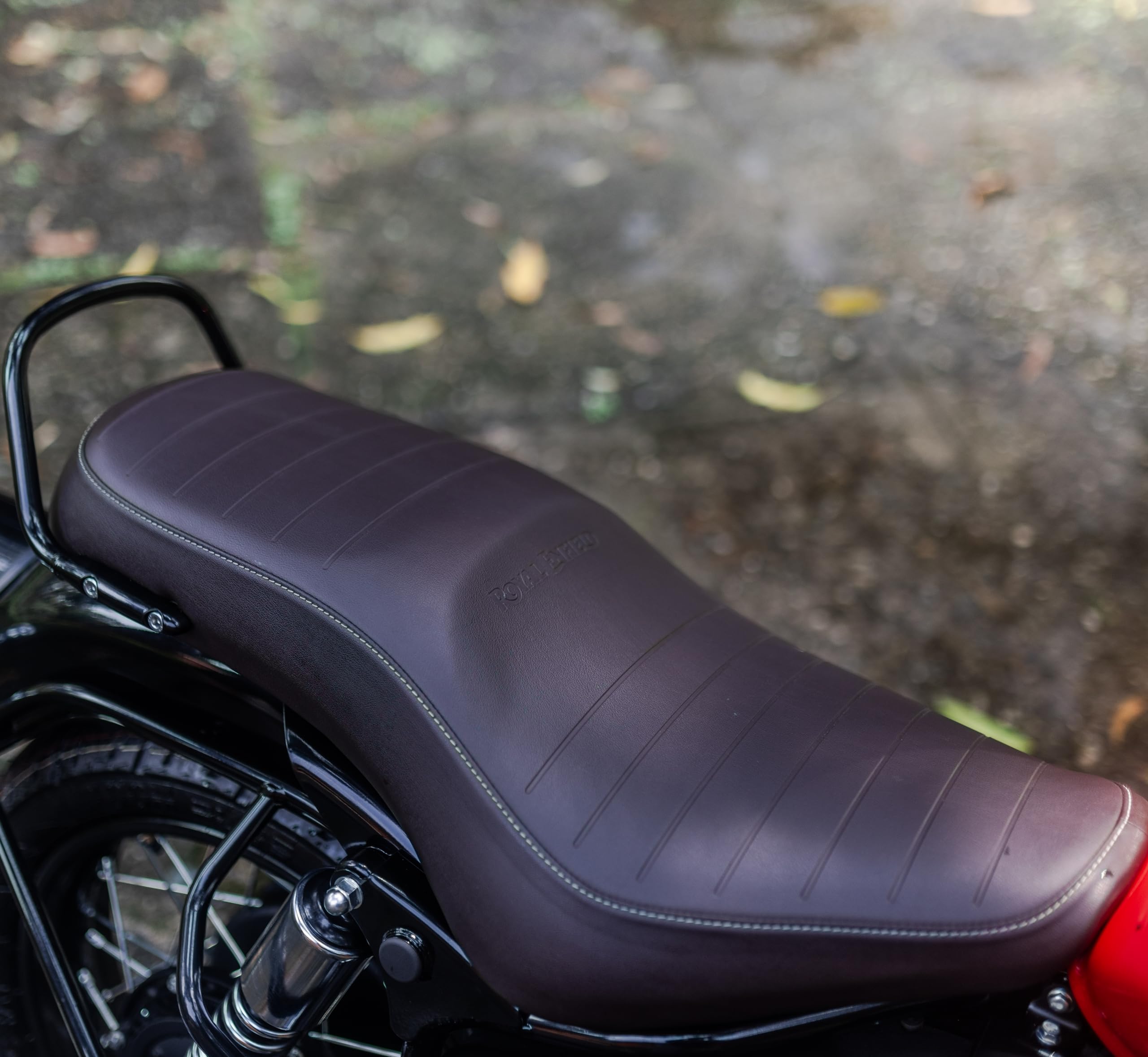 Royal Enfield KXA00054 Brown Low Ride Dual Seat per il nuovo modello 2023 della pallottola