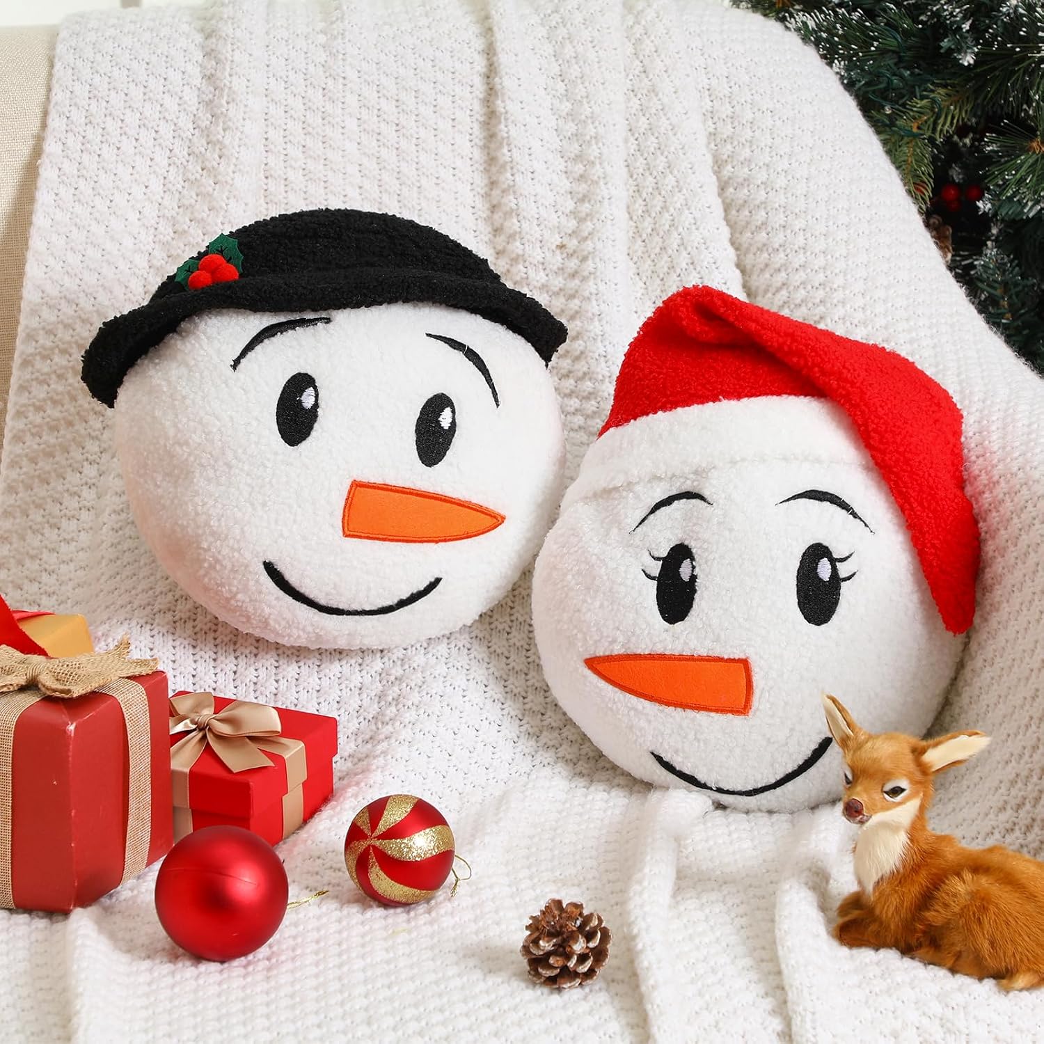 Shellwei 2 Pcs Christmas Snowman Throw Pillows Christmas Throw Pillows Winter Decorative Snowman Xmas Sherpa Pillow Cushion Pillow for Xmas Winter Couch Sofa Bedroom Living Room Cushion Decorations