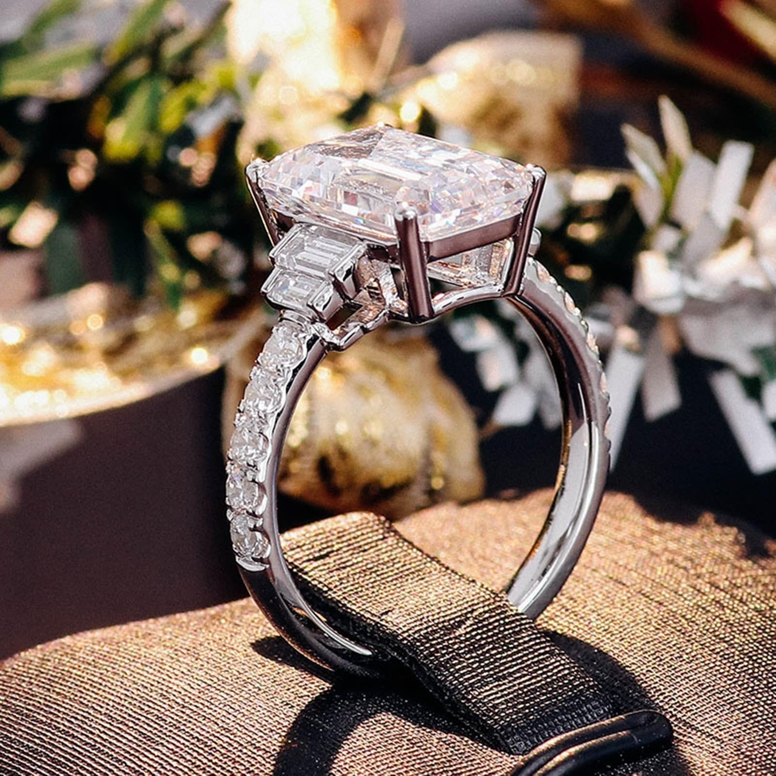 Wycian Verlobungsring Unique, Hochzeitsringe Weißsgold 18K Moissanit 1Ct Smaragdschliff Weiß Npassbar Für Valentinstag Damenring Hochzeit