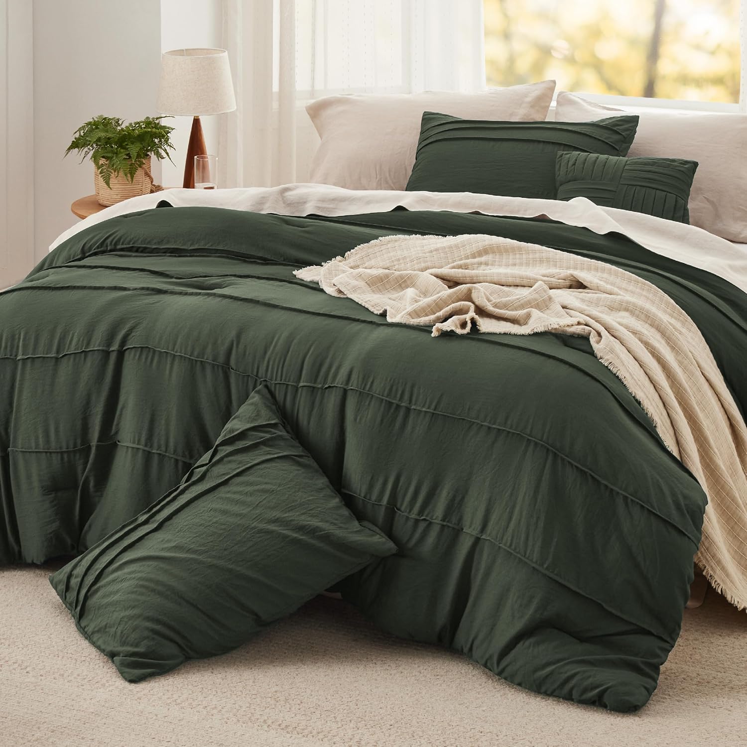 Bedsure Olive Green Oversized Queen Comforter Set - 4 Pieces Pinch Pleat Bed Set, Down Alternative Bedding Sets for All Season, 1 Comforter, 2 Pillowcases, 1 Decorative Pillow Oversized Queen 01 - Olive Green