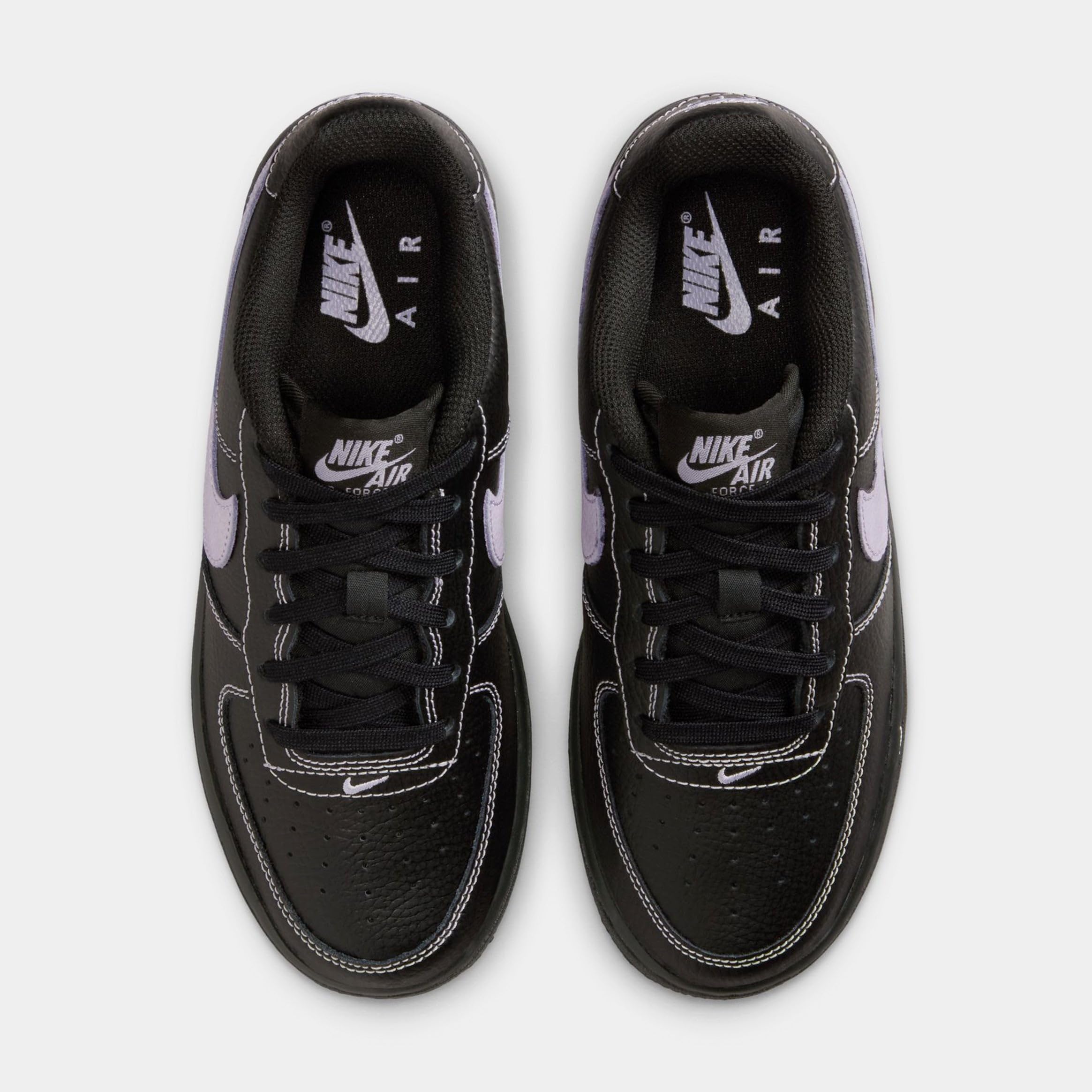 Nike Air Force 1 HJ4563 001 Black/Hydrangeas,Scarpe Sportive in Pelle,Nero con Swoosh Lilla,Suola Air