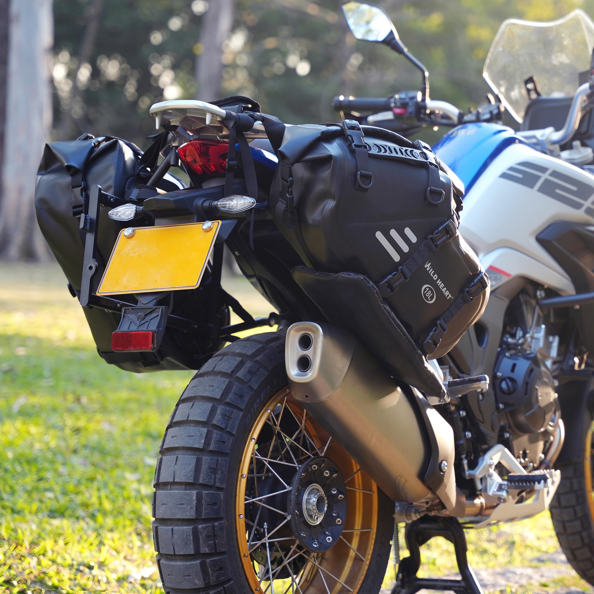 WILD HEART Tubo di Protezione Antifumo per moto Lo Scudo Termico è adatto per Borse Laterali per Moto, Protezioni per Borse Posteriori, Borse da Sella (Lastra inferiore antiscottatura)