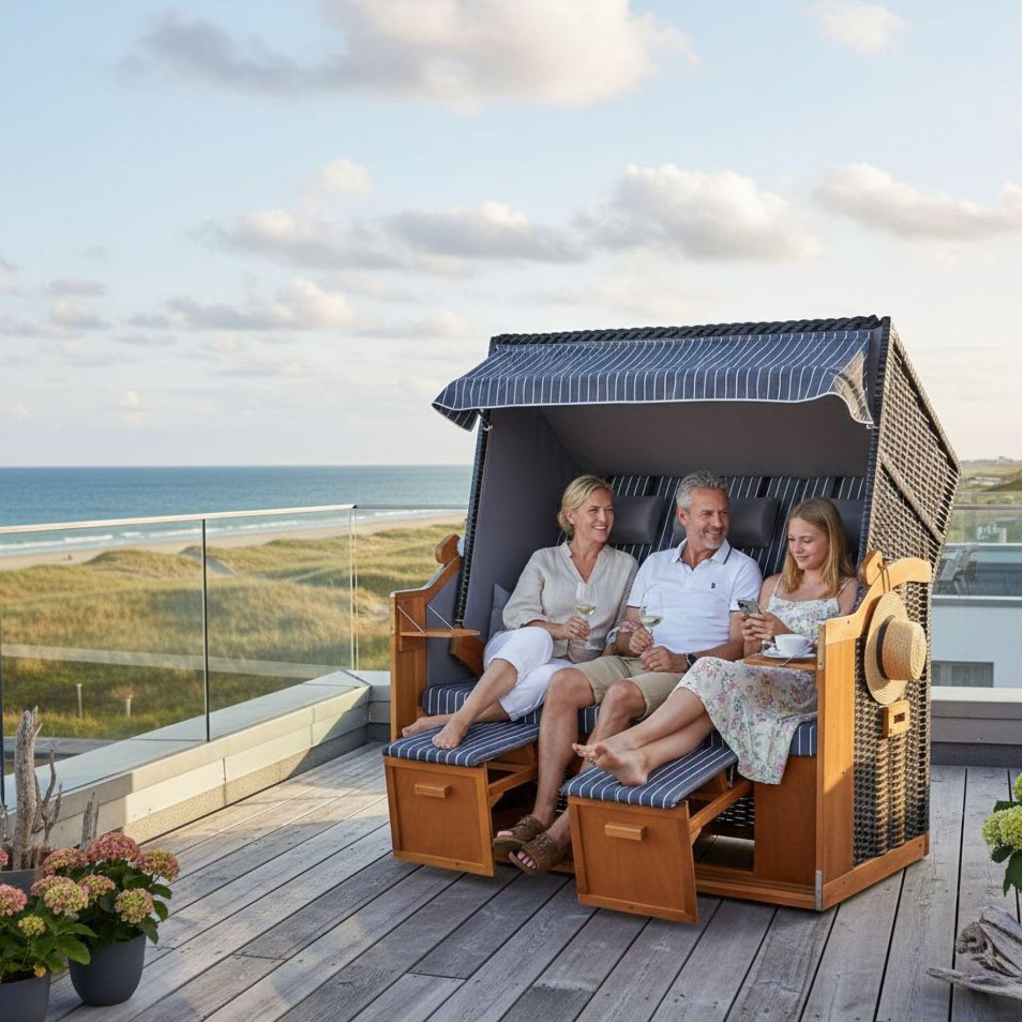 MR. DEKO Strandkorb Ostsee XXL Volllieger | PE Geflecht Schwarz inkl. 6 Kissen | Dessin Royal Anthrazit | Strandstuhl Liegestuhl DreisitzerStrandkörbe aus Hartholz | Garten, Wintergarten und Terrasse