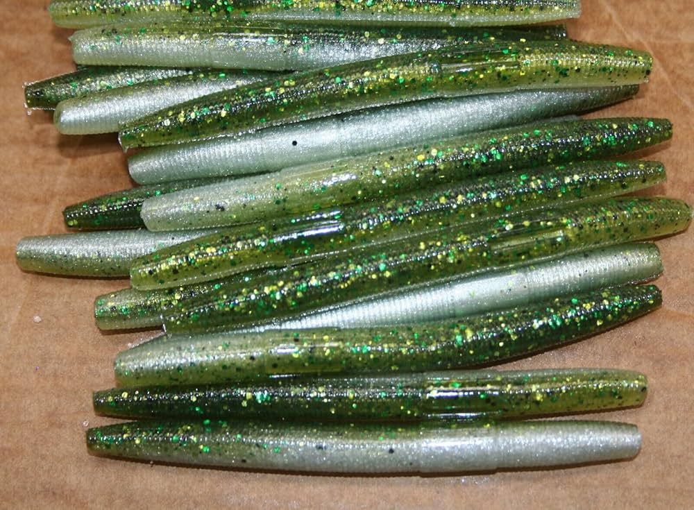 Amazon.com: 4" Stick Senko Style Baby Bass w/Green Flake 100 Count Bag Bulk  Plastic Worm : Sports & Outdoors