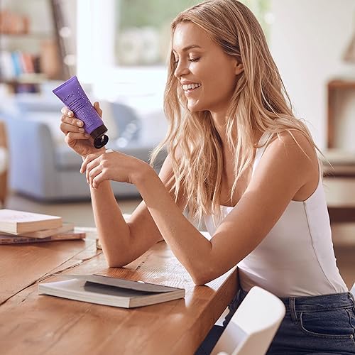 Miniatura 32 de AHAVA Dead Sea Water Mineral Hand Cream - Crema hidratante de manos para manos secas y agrietadas, de absorción ligera y rápida, enriquecida