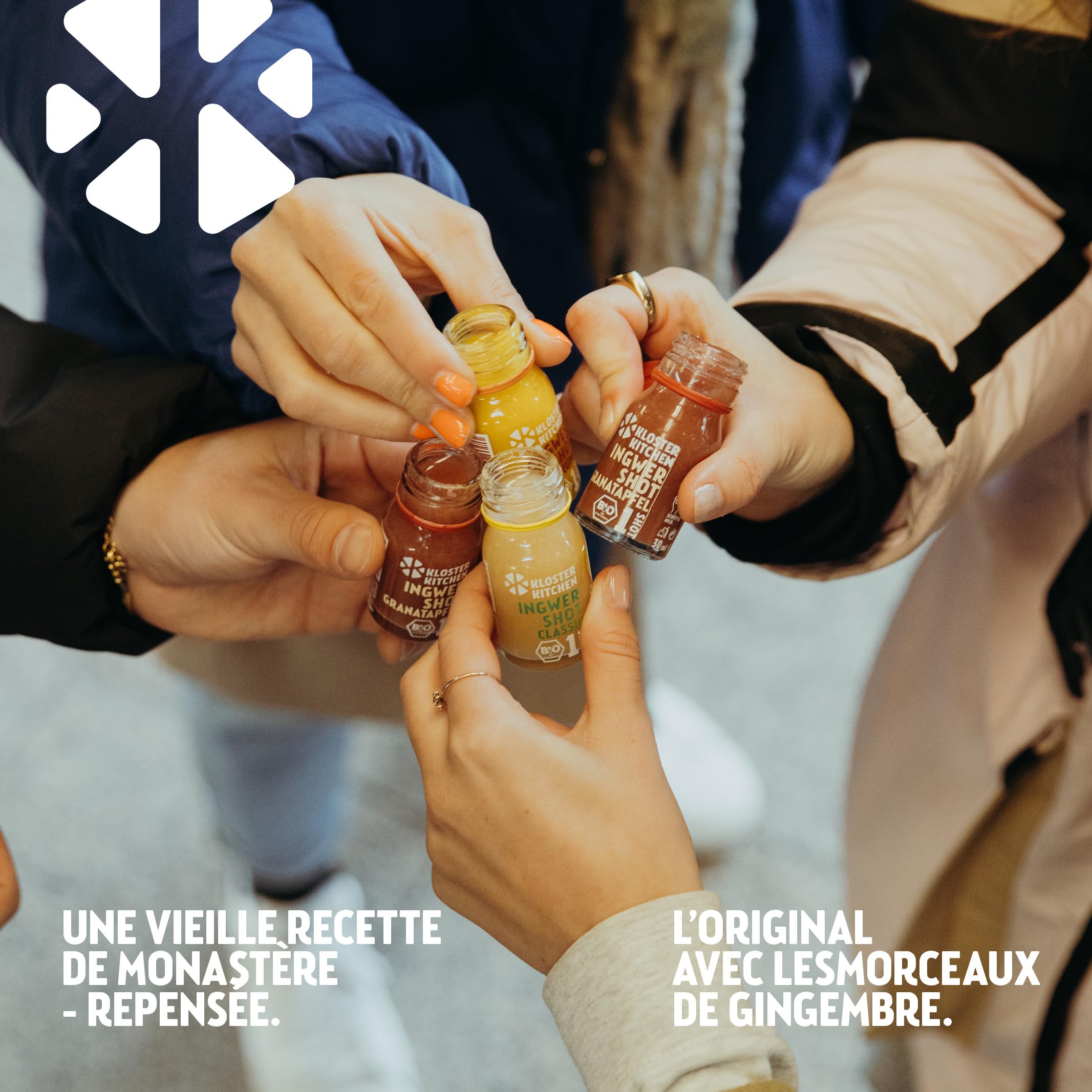 Kloster Kitchen Lot de 14 shots de gingembre bio 1SHOT - 14 x 30 ml - Avec véritables morceaux de gingembre - Végétalien dans une bouteille en verre à emporter - Doux et épicé - Sans additifs et avec