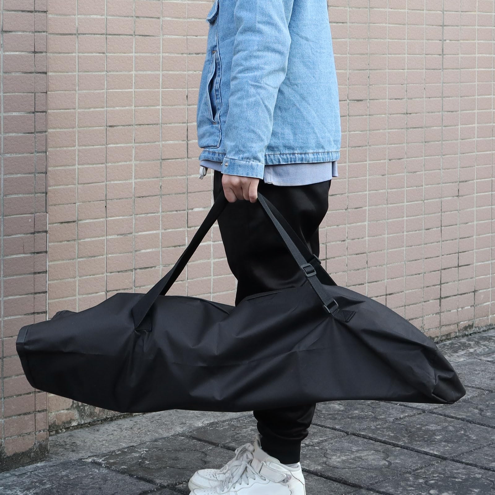 Sac à Dos imperméable pour Skateboard Léger et Pliable pour Les trajets Quotidiens et Les Voyages | Sangles réglables et Fermeture à Cordon | Sac de Transport Compact (90 cm x 38 cm)