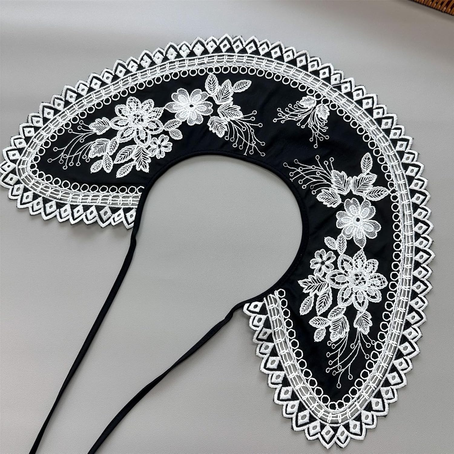 [VGILMWTNQ] レディース 付け襟 中空刺繍フェイクカラースモールショールスカートフェイクカラー シャツアクセサリー