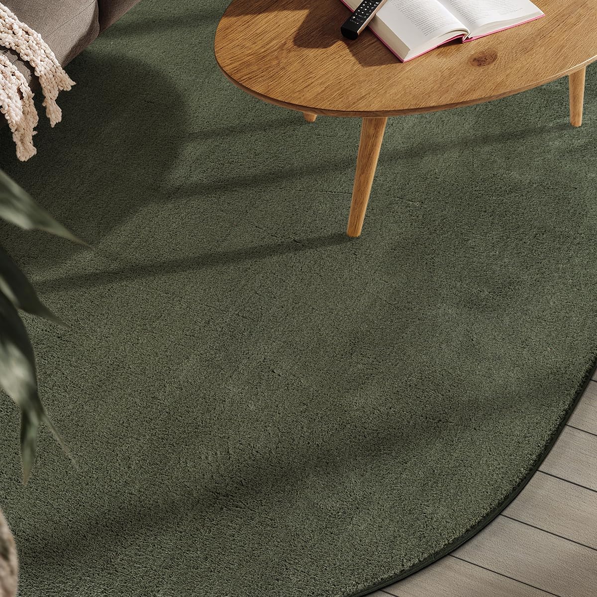 the carpet Relax Shape – Tapis en Fausse Fourrure, Moelleux, avec Dessous antidérapant, Lavable, Super Doux, Vert, 160 x 220 cm