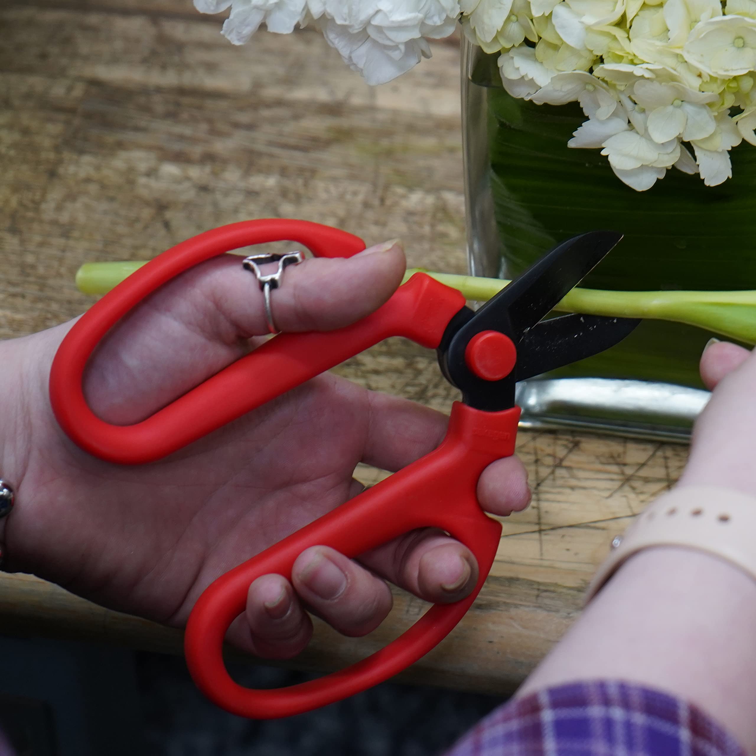 Meraki Blumenschere / Gartenschere mit schwarzen Klingen aus Karbonstahl, 17 cm, Farbe: Amaryllis