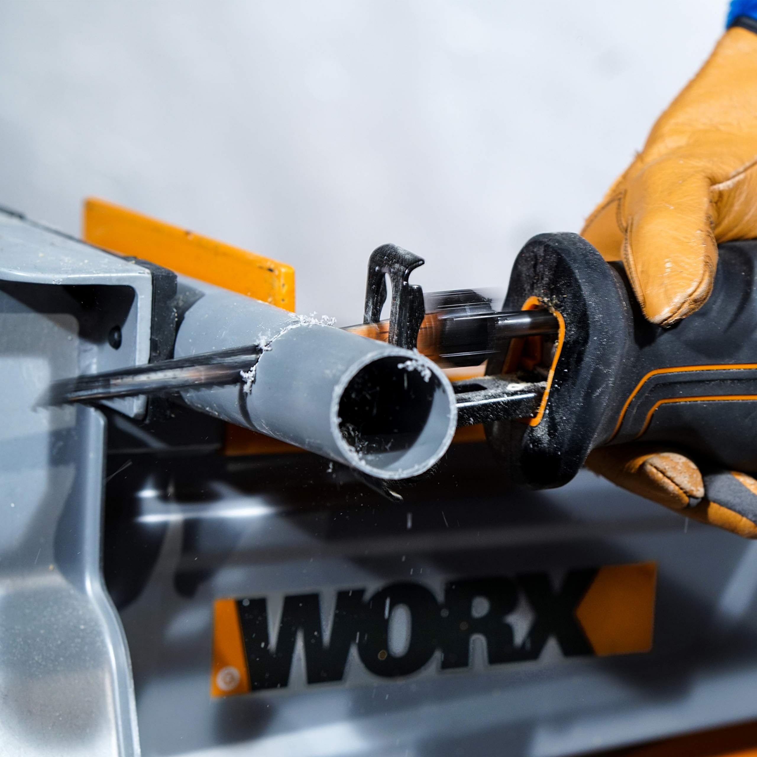 WORX Scie sabre sans fil 20V WX500.9, Compacte et Légère, Coupe le Bois, l'Acier et le PVC jusqu'à 190mm, Vitesse Variable, Anti-Vibration, livrée avec lames bois et acier, sans Batterie ni Chargeur