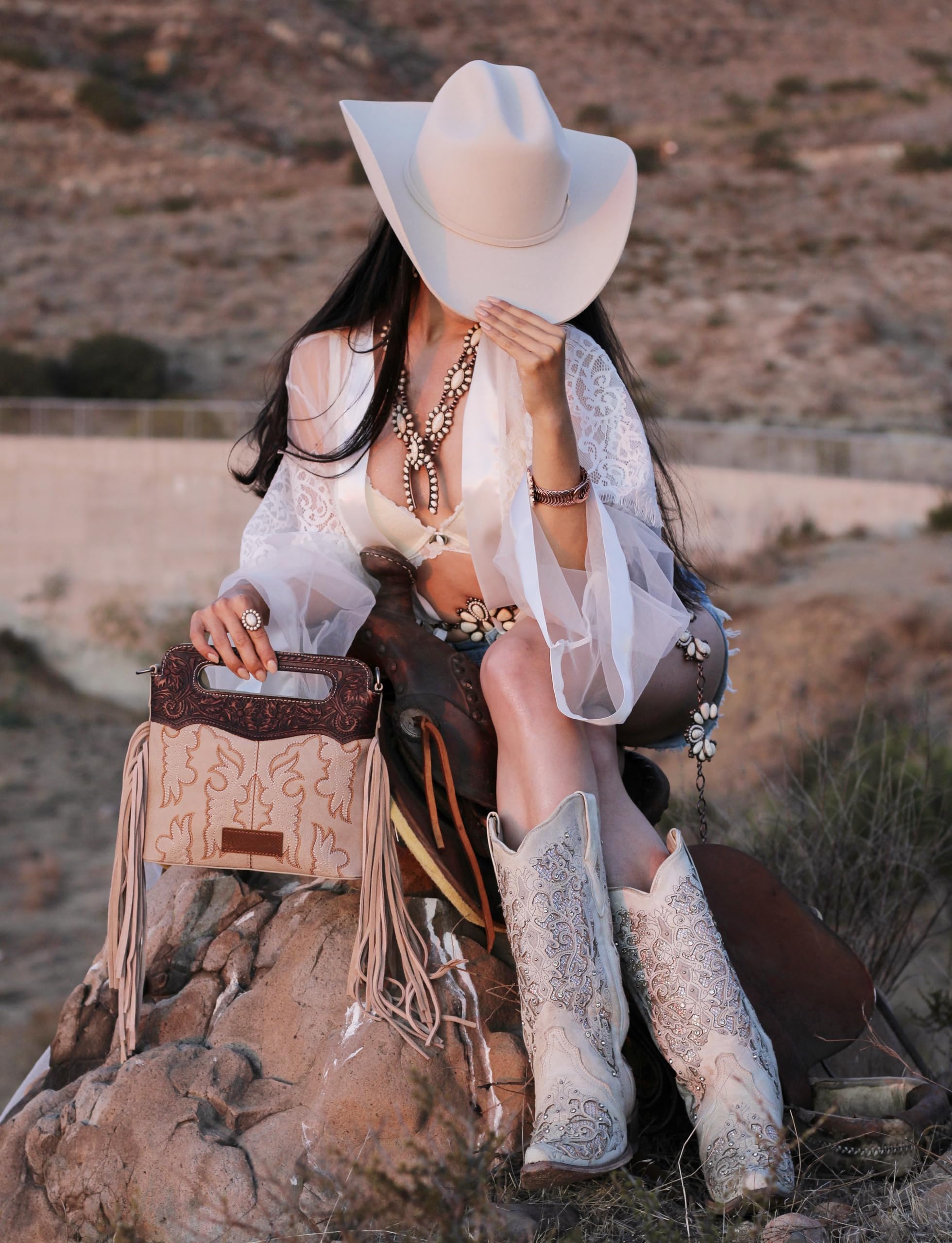 Wrangler - Borse a tracolla da donna con frange western e manico superiore, borsa a tracolla ricamata