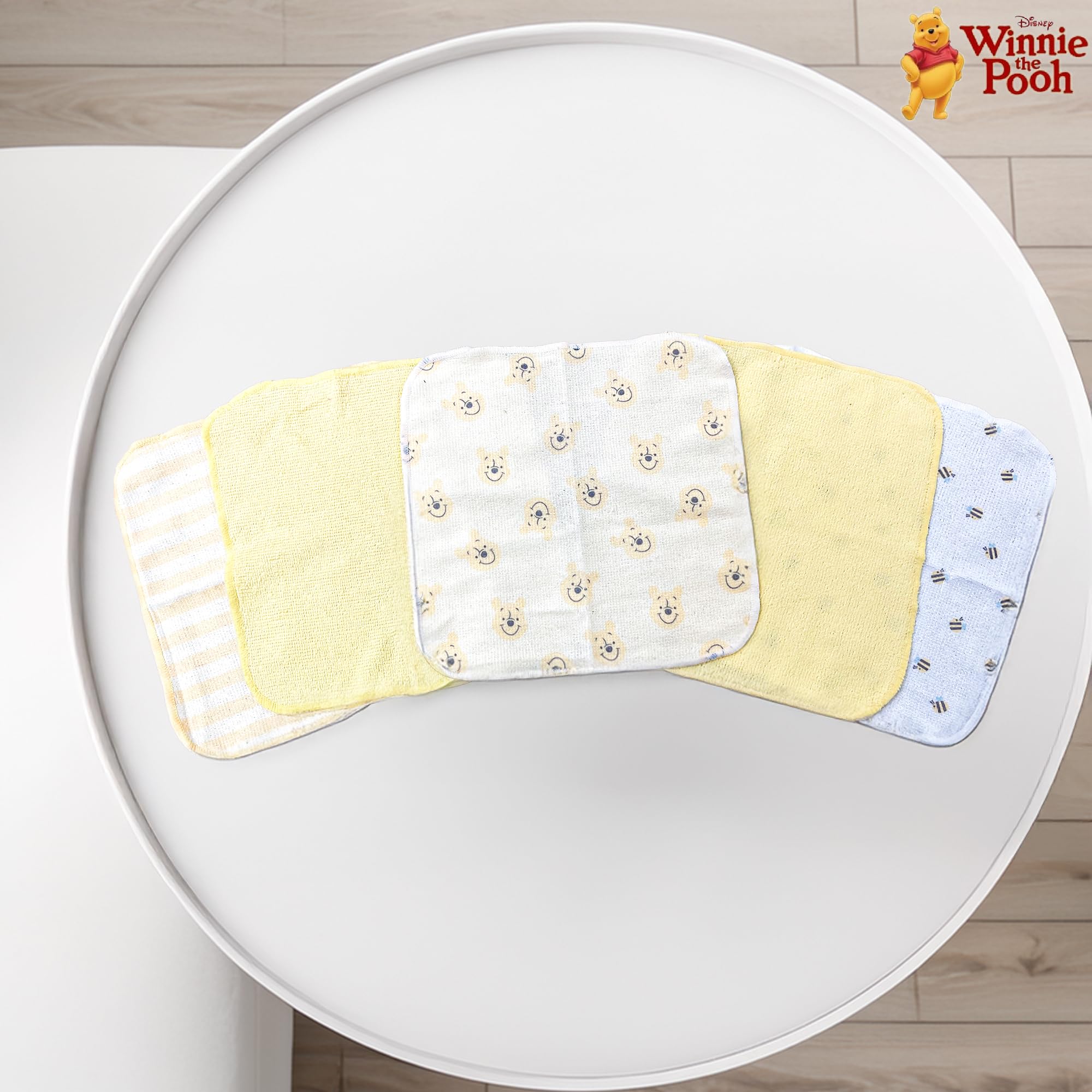 Cudlie Winnie Puuh Badetuch-Set mit Kapuze für Babys, enthält EIN Kapuzenhandtuch und 5 Waschlappen, Gelb/Weiß, offizielles Lizenzprodukt