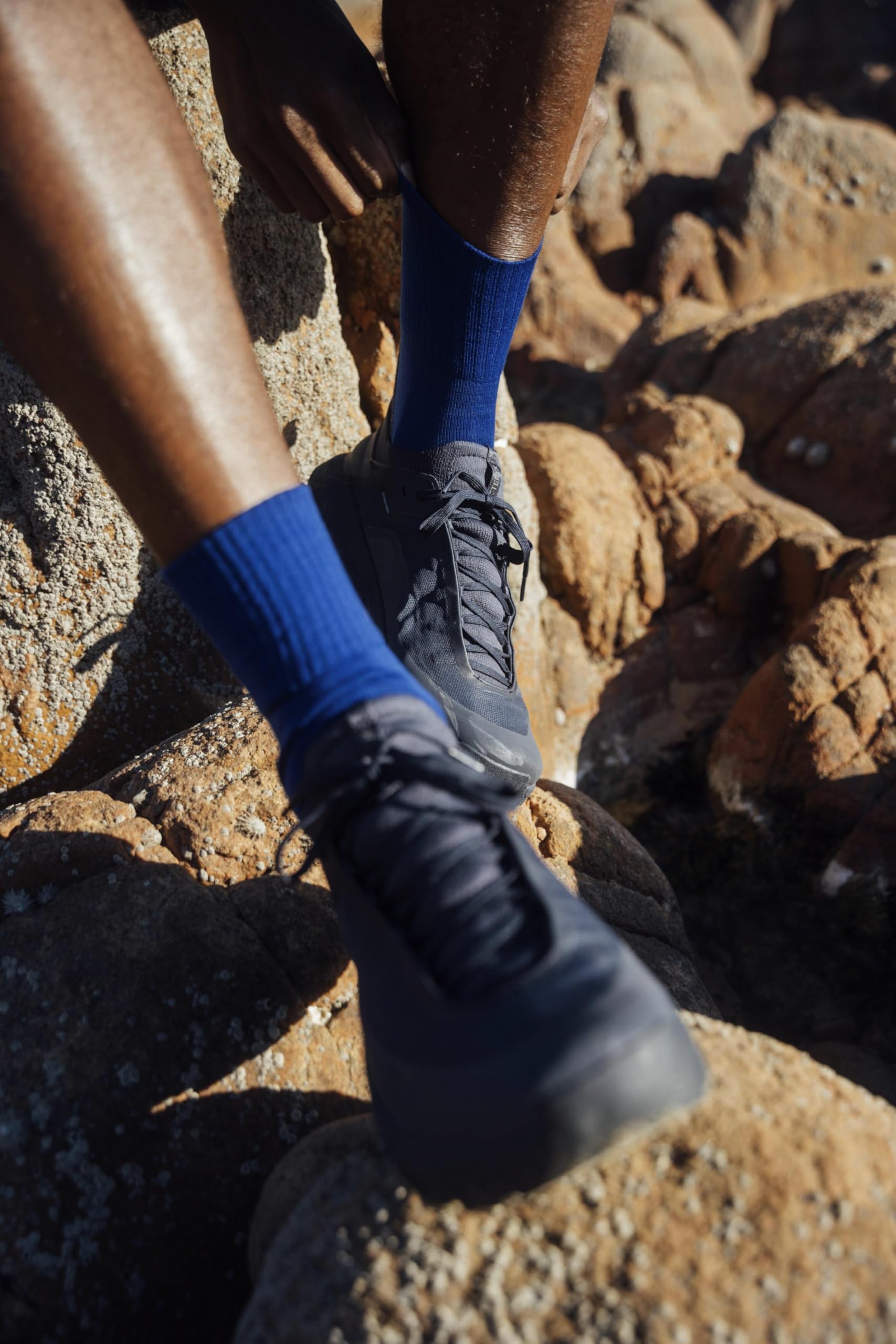 FALKE Herren TK2 Cool Short Wandersocken schnelltrocknendes atmungsaktives Lyocell Funktionsmaterial mittelstarke Polsterung antiblasen Trekkingsocken kühlend vegan Socken Wandern 1 Paar