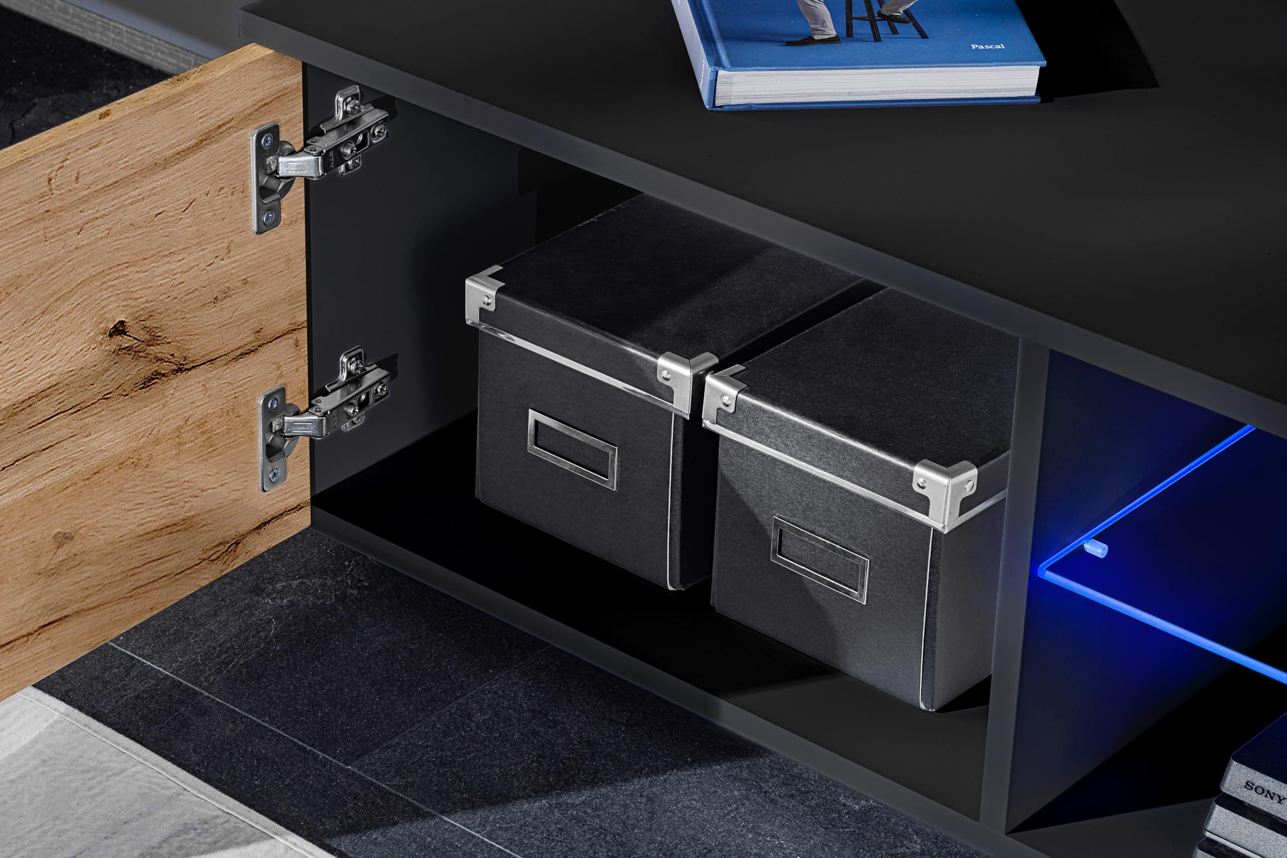 Komodee, Set Di Mobili RTV Varallo, Nero/Wotan, Larghezza 200 cm x Altezza 195 cm x Profondità 45 cm, LED RGB, Per Soggiorno, Camera Da Letto