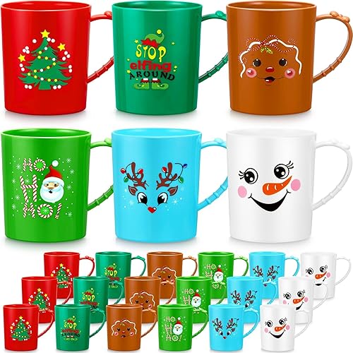 Suclain Juego de 24 tazas de plástico de Navidad de 15 onzas, tazas de café de plástico con asa, taza de Papá Noel para niños, tazas de muñeco de