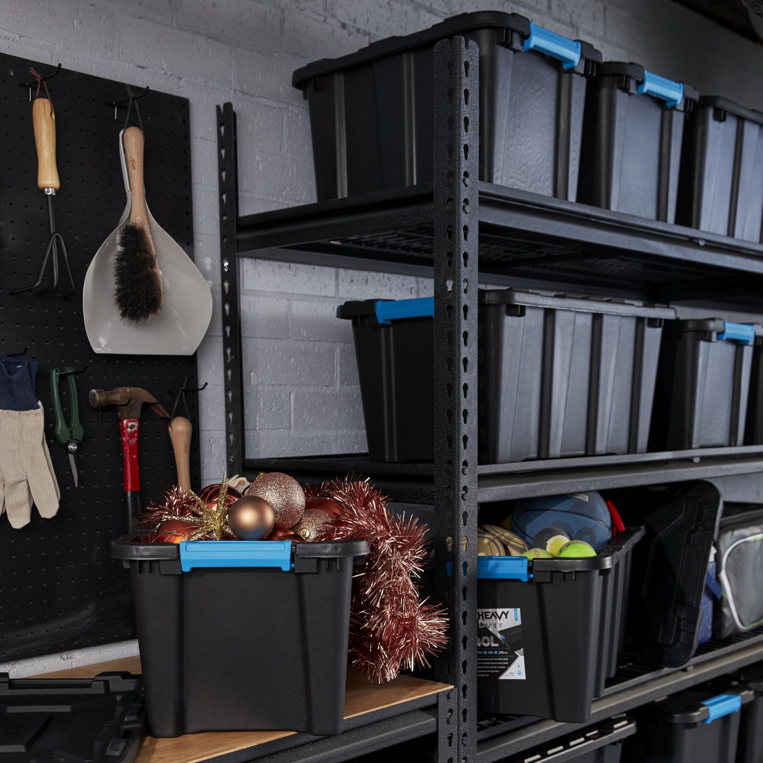 IDEA HOME TechBox HD 40L Aufbewahrungsbox mit Deckel – Schwerlast-Stapelbox, Werkzeugkiste, Organizer-Box aus robustem Kunststoff in Schwarz, Set mit 5 Stück