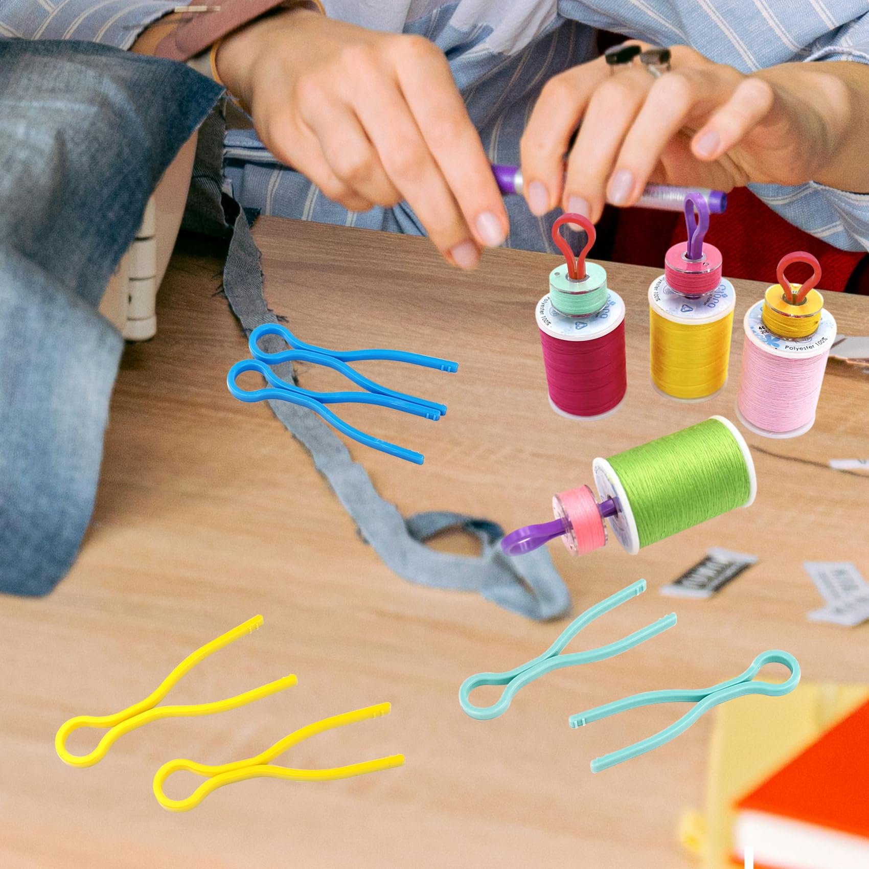 Lot de 30 supports de bobine en plastique - 5 couleurs - Pour machine à coudre et matelasser - Parfaits pour assortir les bobines de fils avec bobines (30)