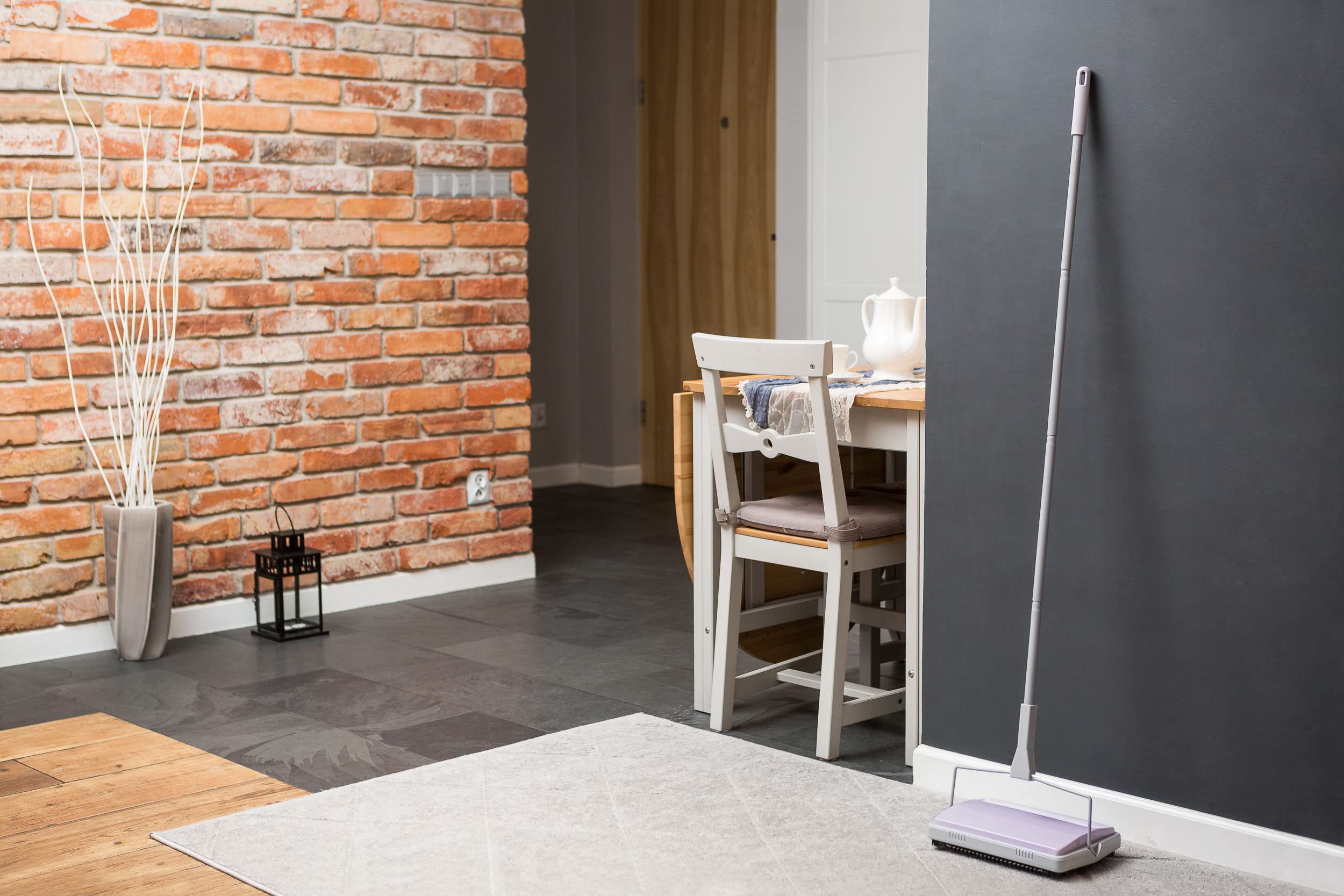 York Miotła mechaniczna wycieczka Miotła do zbierania zabrudzeń Sweep Manual Sweeper Zamiatarka ręczna Mop do dywanów na czterech kołach miękki cienki i kompaktowy szaro-różowy