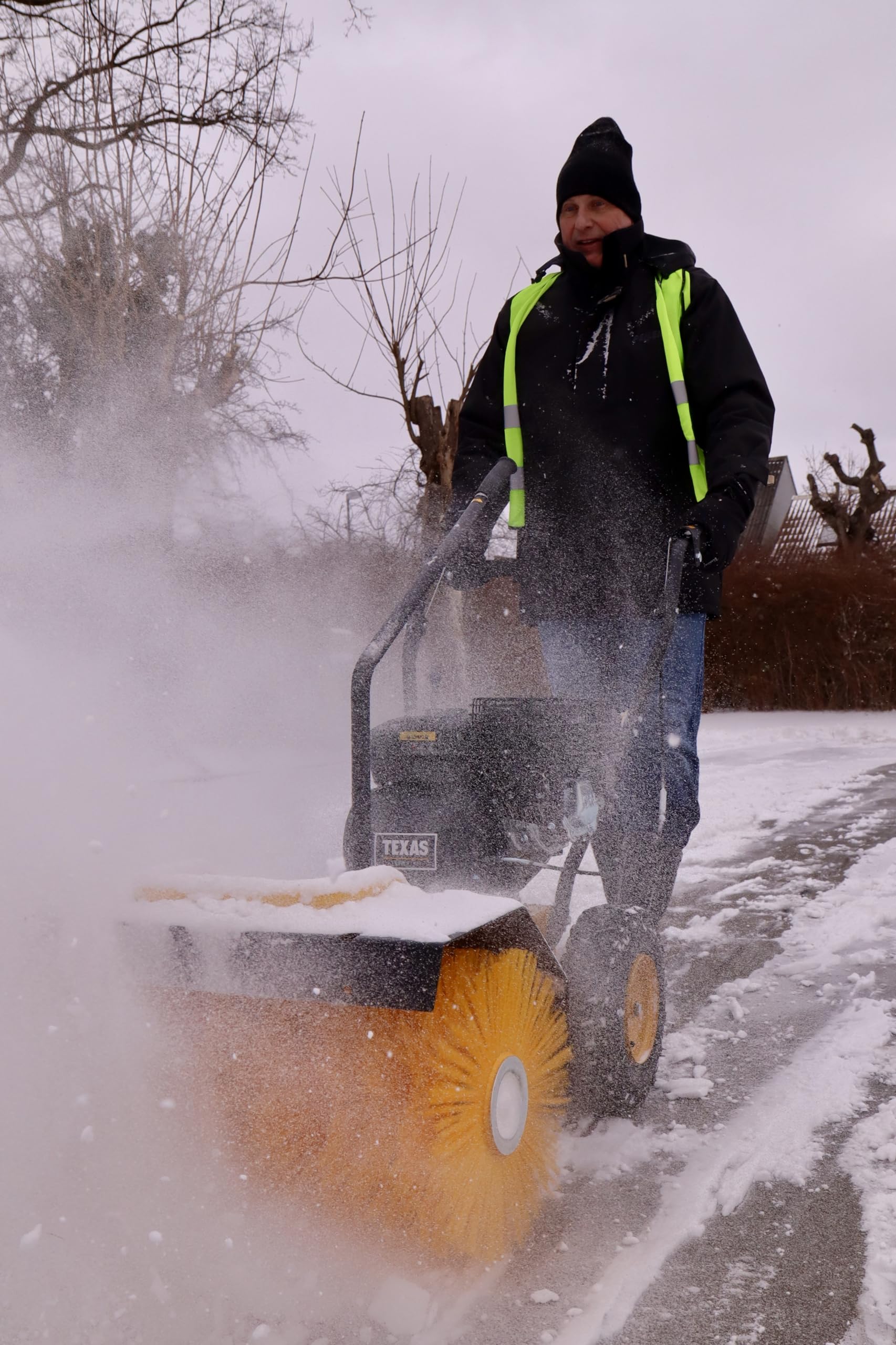 TEXAS Handy Sweep 650TGE 212ccm E-Start Kehrmaschine Benzin Schneefräse Schneeräumer Motorbesen mit Antrieb Radantrieb | 60cm | 5,7PS | 4Takt | 3xVor.1xRück.