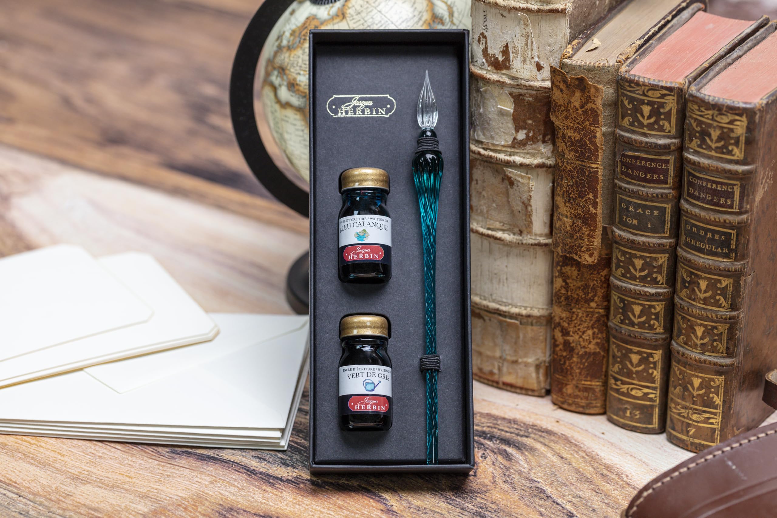 Jacques Herbin 29337T - Coffret avec 2 encres 10 ml, Vert de gris et Bleu calanque, et une plume de verre émeraude Fabriqué en France
