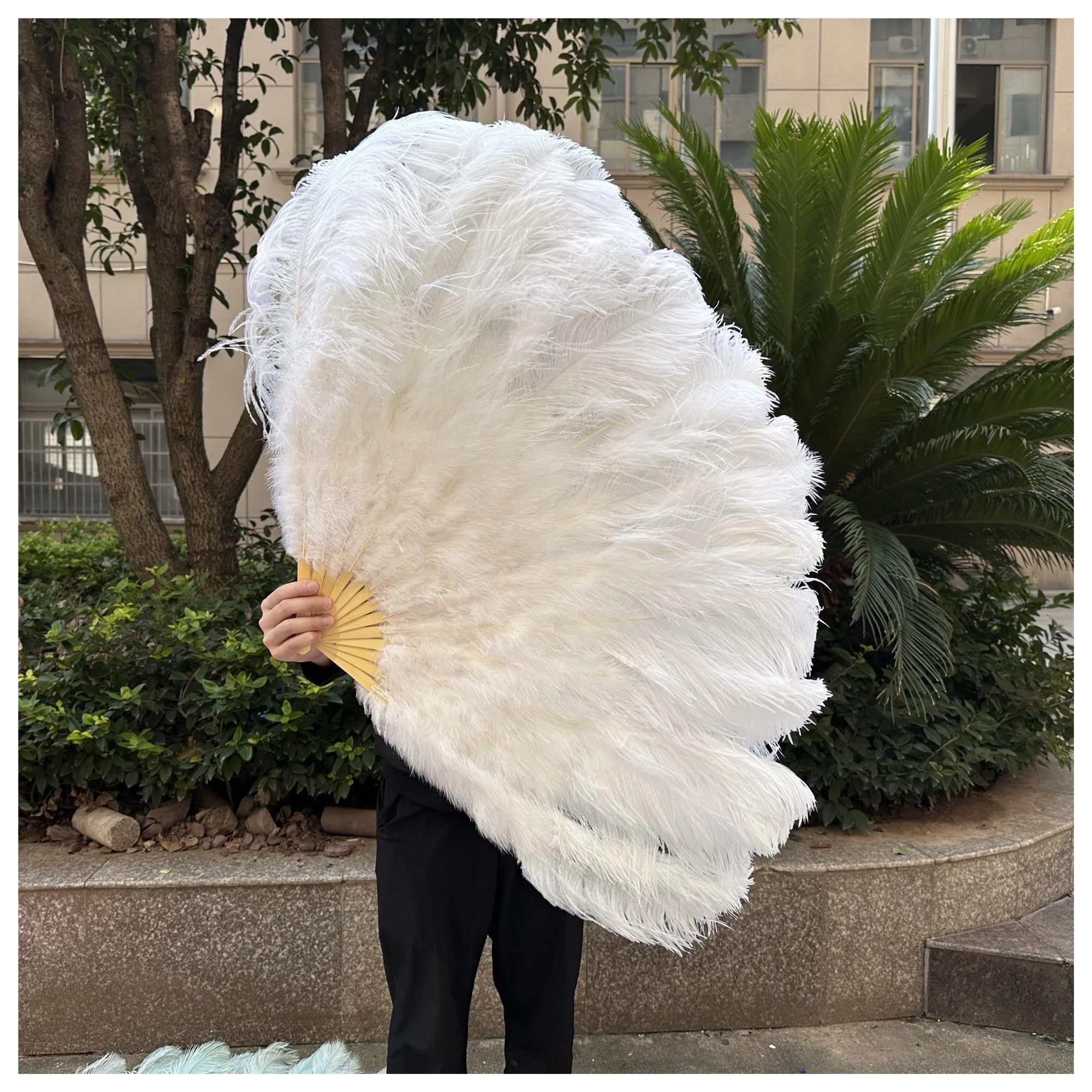 Ventaglio di Piume 130CM/100CM Ventaglio Bianco Grande con Piume Soffici 13 Ossa Portatile for spettacoli di Danza di Carnevale e Artigianato Fai da Te(48 Dark Beige,Small Fan 1Pair(Two))
