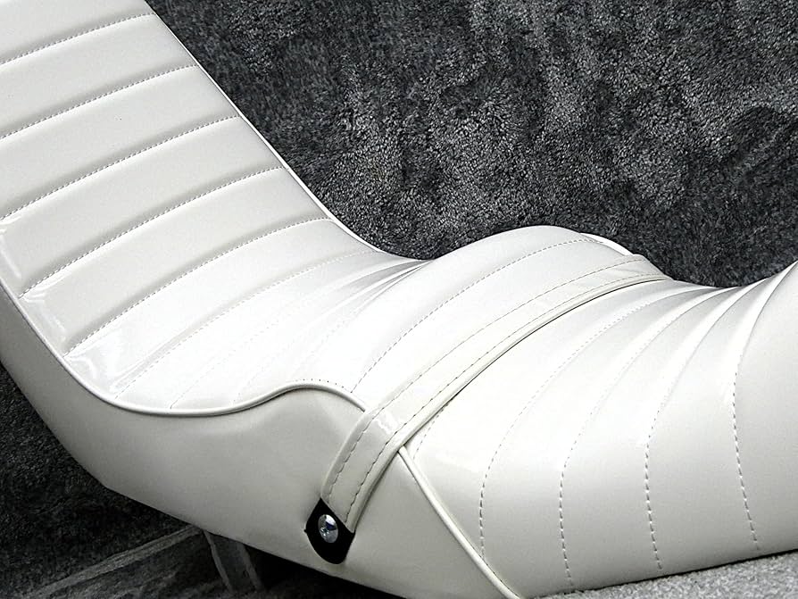 ＸＪＲ４００　前期　白エナ　４５ｃｍ　三段シート 楽天市場】【2025年3月末□再入荷】ヤマハ XJR400 4HM 前期 3段