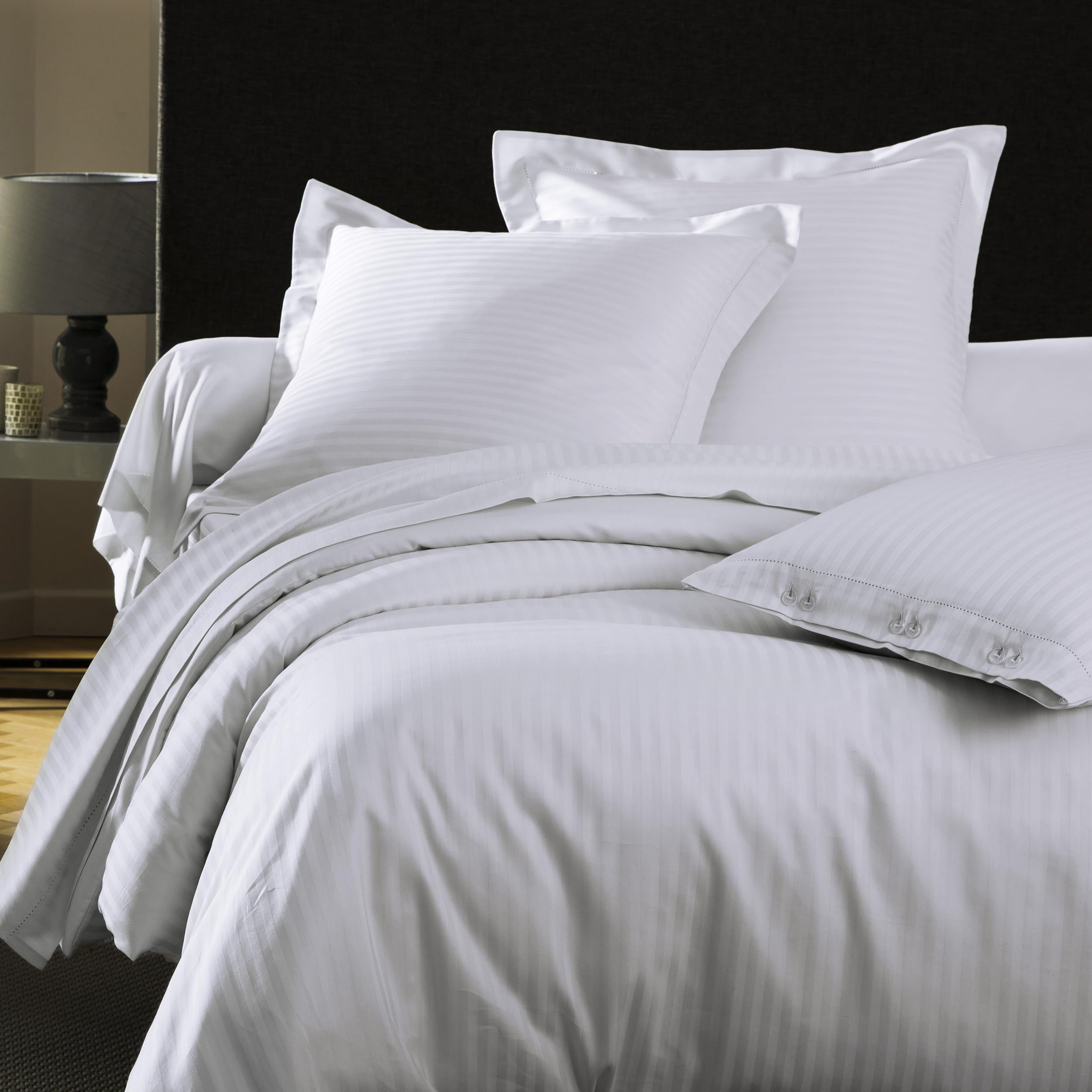 Drap Housse en Satin de Coton 180x200cm Blanc Bonnet 35cm 100% Coton Longues Fibres 80 Fils/cm²