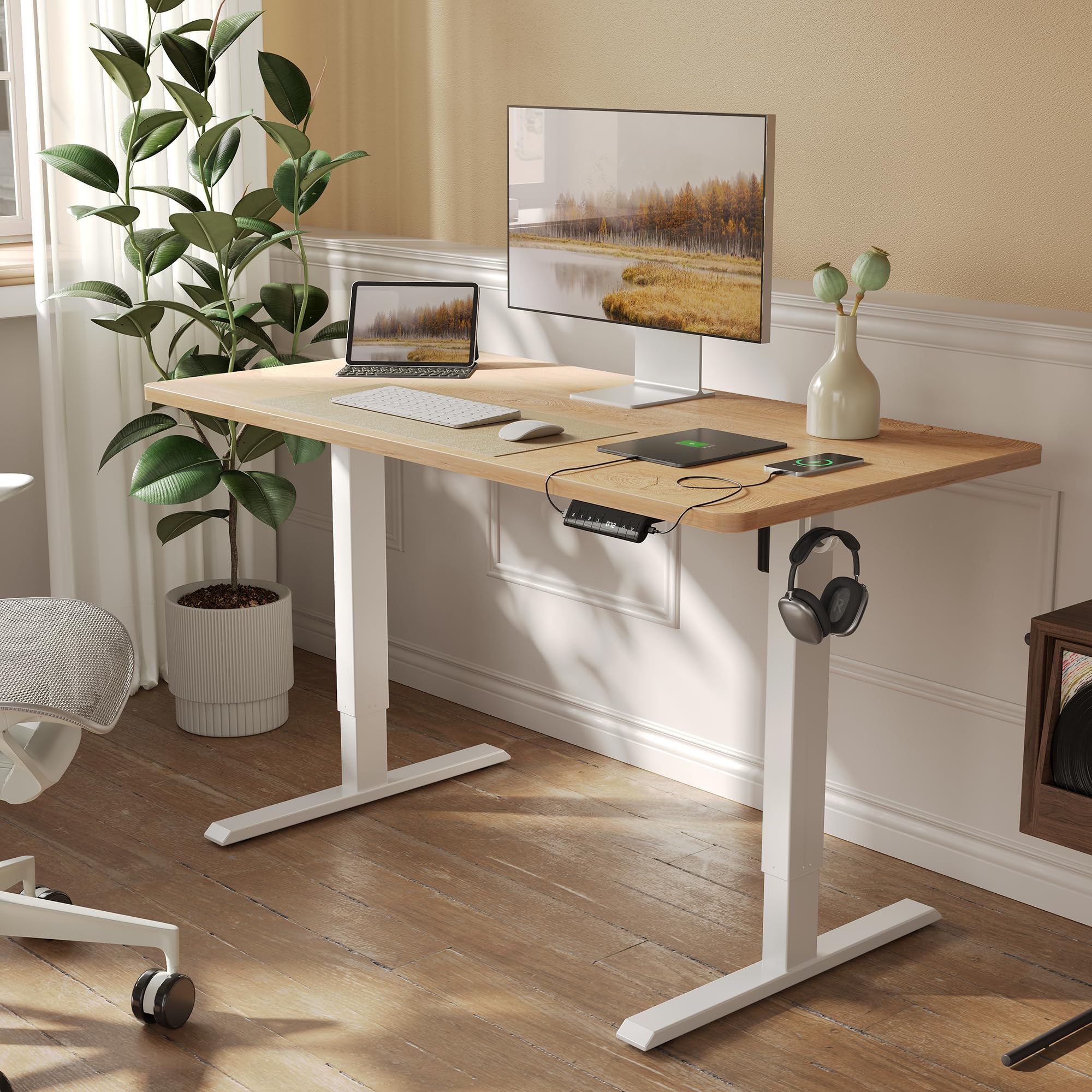 FEZIBO Höhenverstellbarer Schreibtisch EINTEILIGER Tischplatte, 120 x 60 cm Schreibtisch Höhenverstellbar mit USB-A und USB-C-Ladeanschlüssen, Steh-Sitz Tisch für Heimbüro, Standing Desk, Eiche