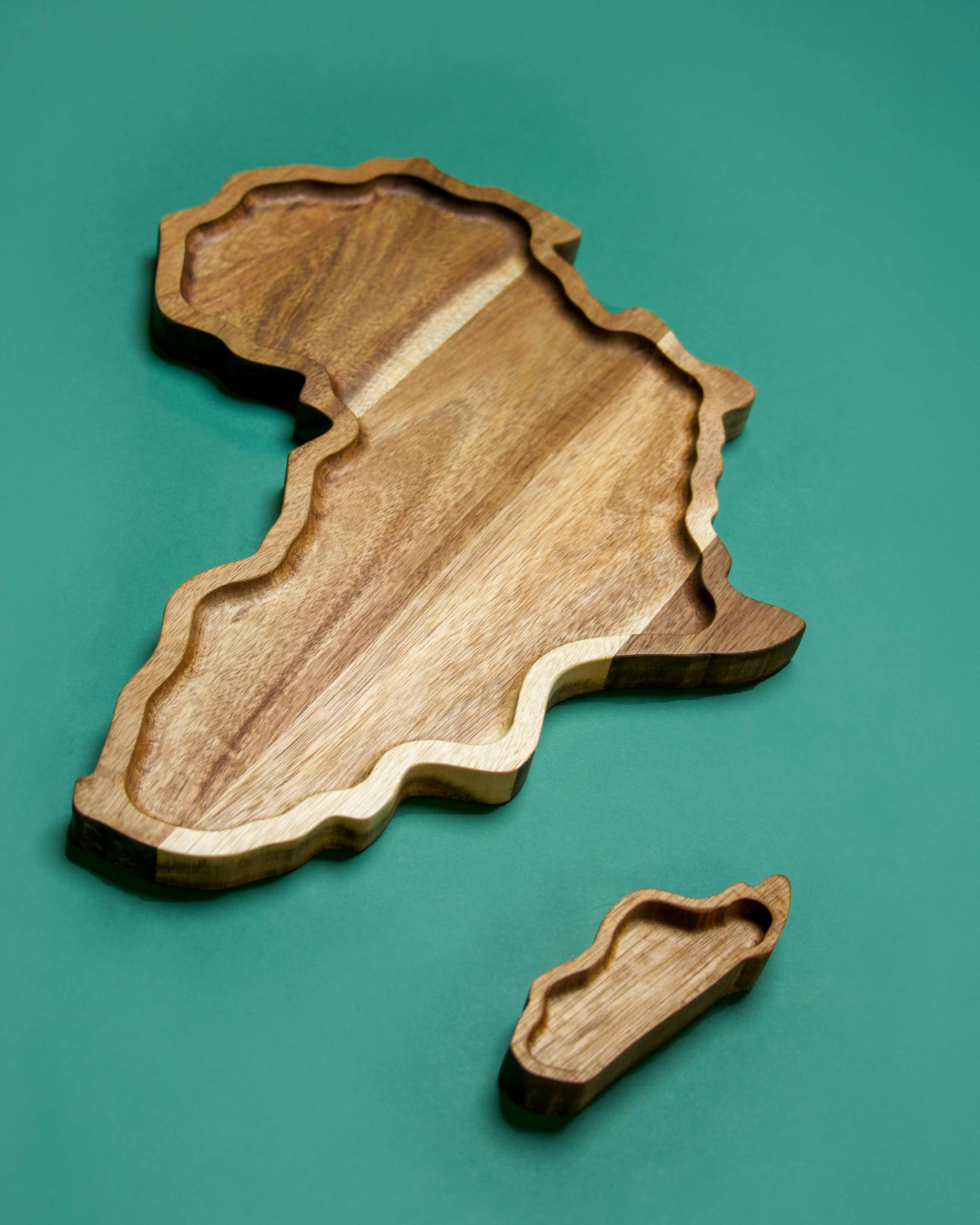 Amazon.com | AFRICA AND MADAGASCAR WOOD PLAT SET: Dinner Plates