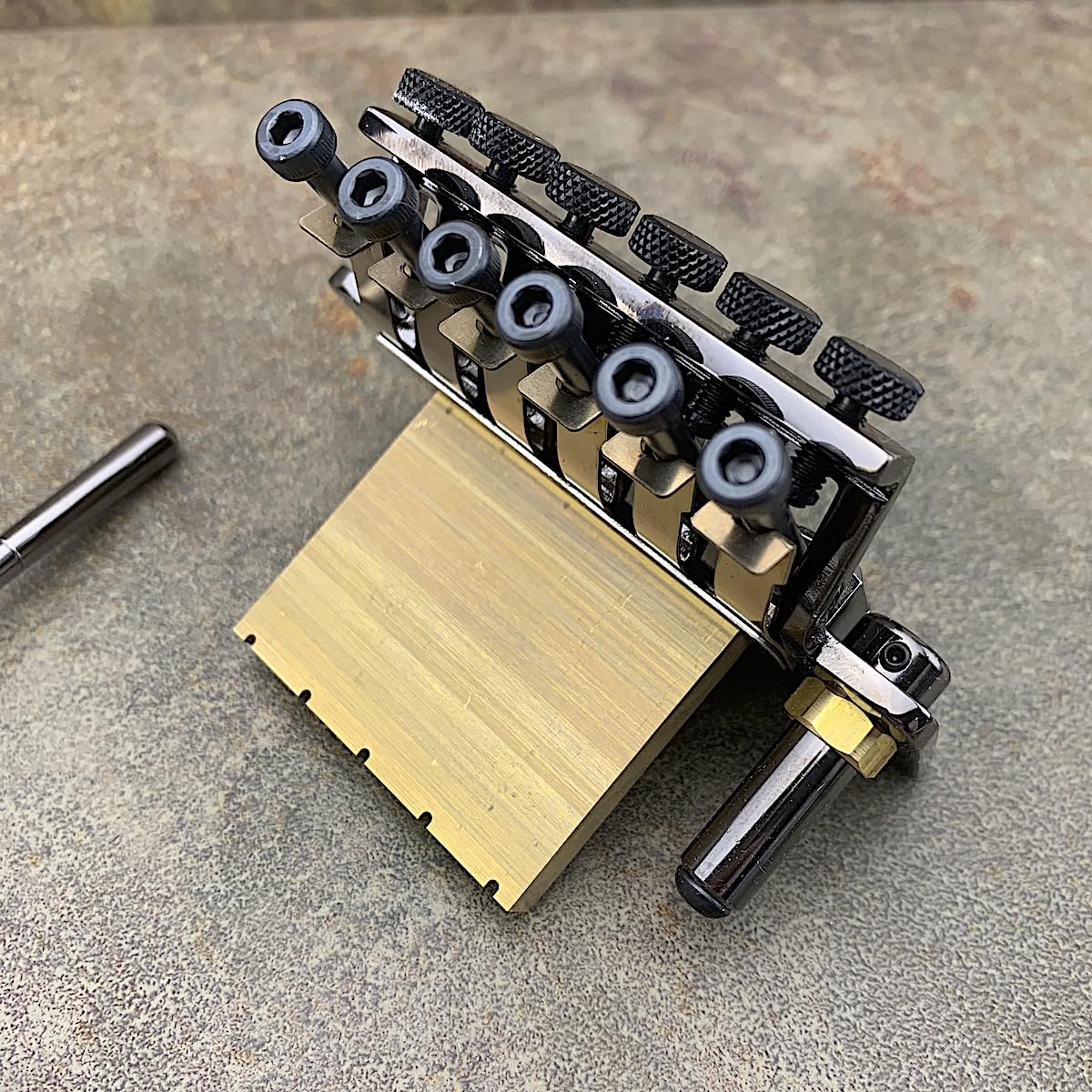 Amazon.com: GE1996T Gotoh Floyd Rose Locking Tremolo Set, Cosmo