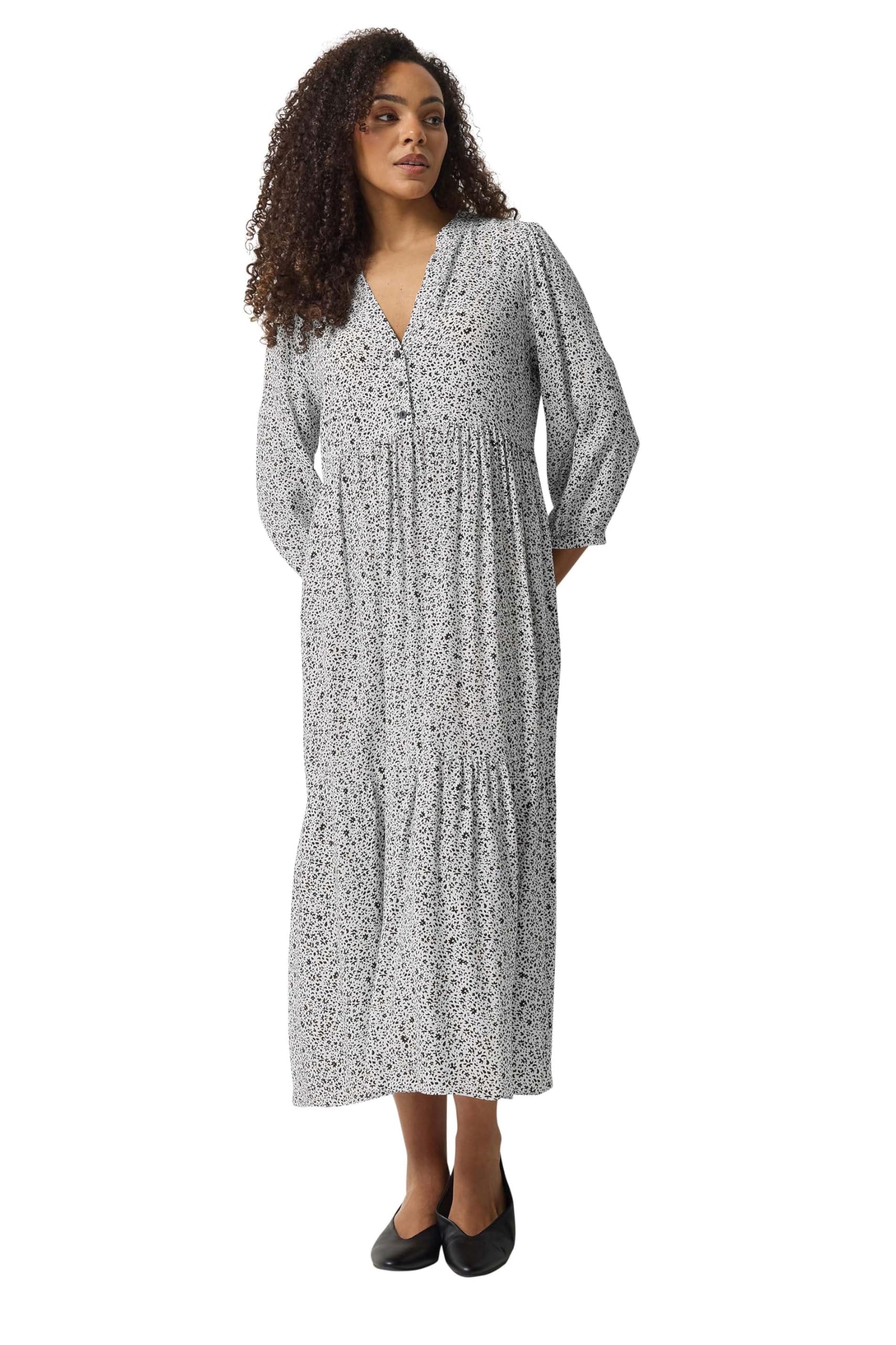 M&Co Women's White Floral Tiered Maxi Dress In Size 14