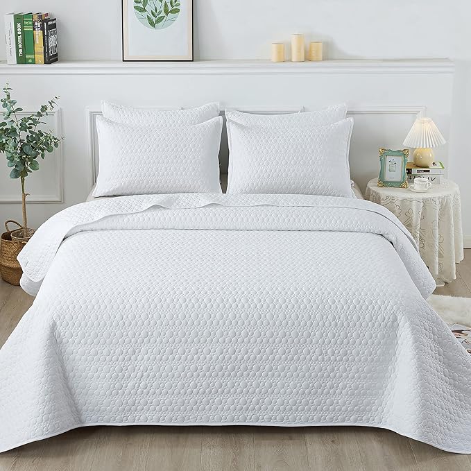 Litanika White Quilt King(104x90Inch), 3 Pieces (1 Dot Quilt and 2