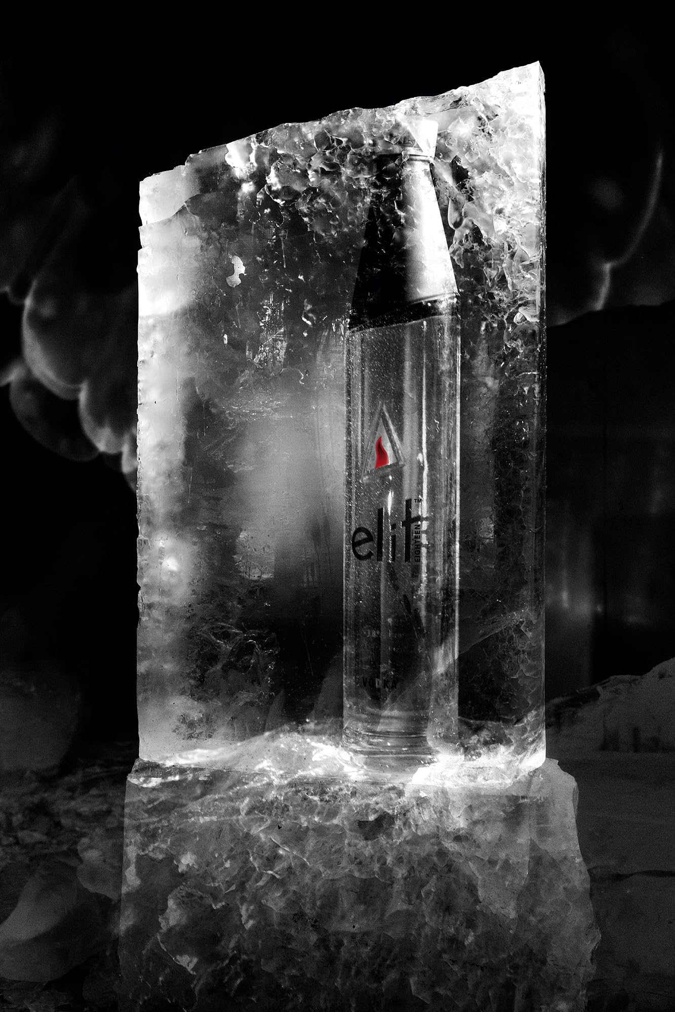 Vodka Elit 1.75L magnum. Ganadora de múltiples premios.Bebida ultrasuave. Regalo de vodka perfecto para hombres y mujeres. Filtrado congelado, licor premium. 40% de alcohol. 1.75l. Edición Noche