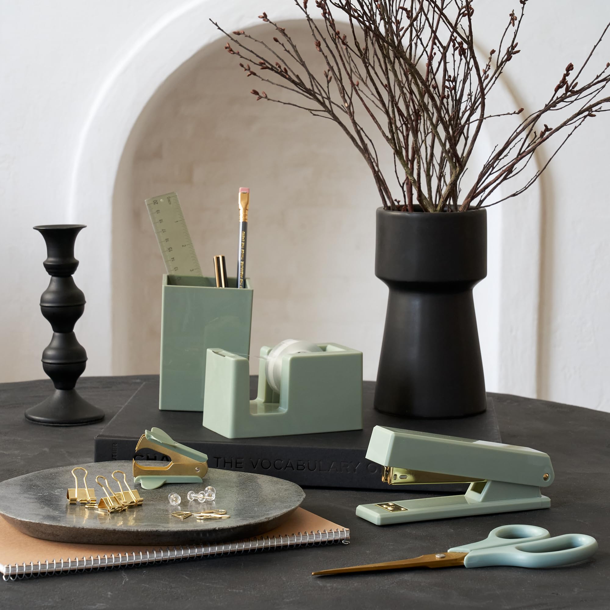 Ästhetisches Schreibtischzubehör-Set – ein komplettes Schreibtisch-Organizer-Set für Frauen wertet jede Bürodekoration auf – ein Bürobedarf-Set mit goldfarbenem Finish inkl. Stifthalter, Schere