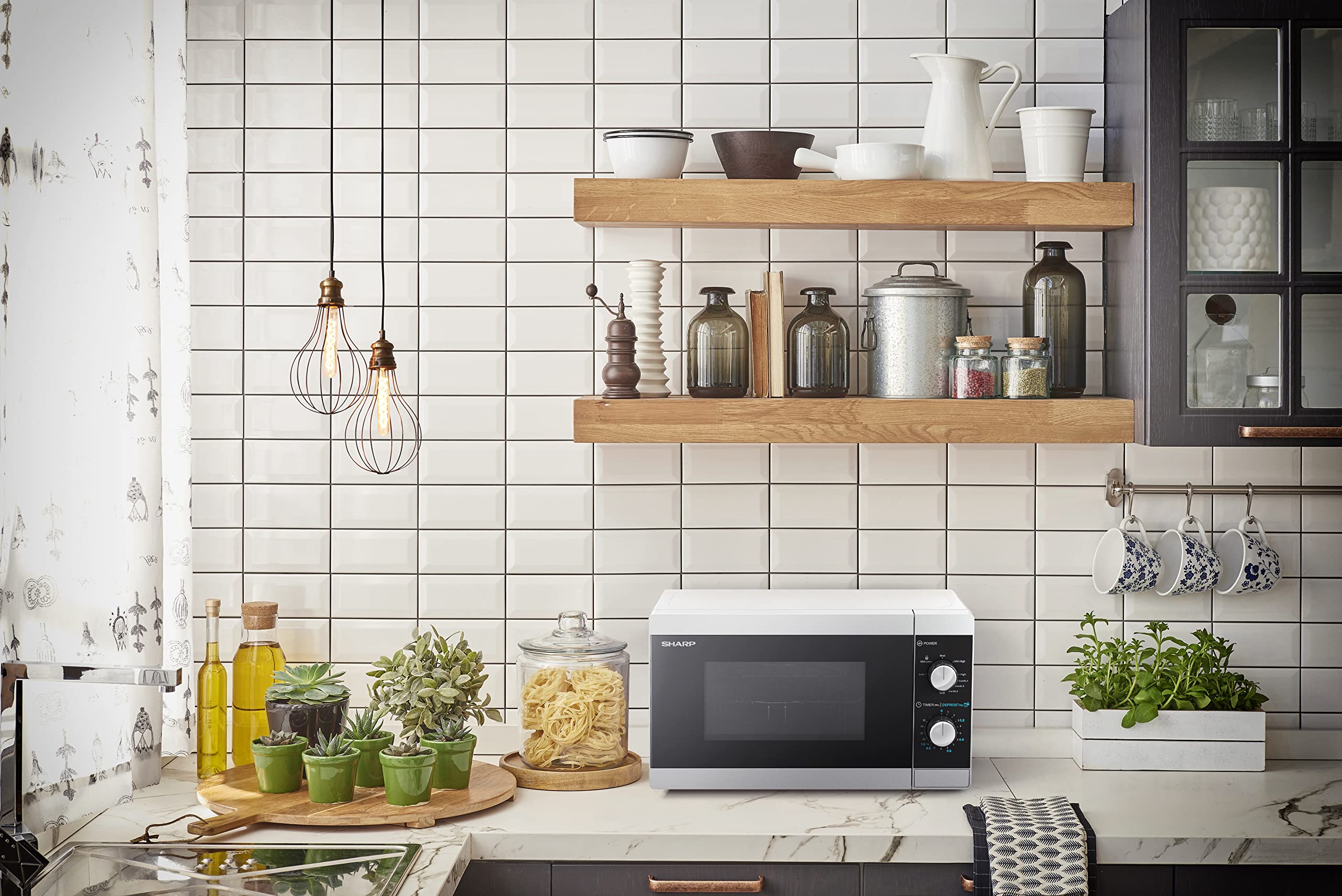 SHARP YC-MG01E-W Mikrowelle mit Grill (800 W, 20 L, 5 Leistungsstufen, Auftaufunktion, einfache Reinigung), weiß