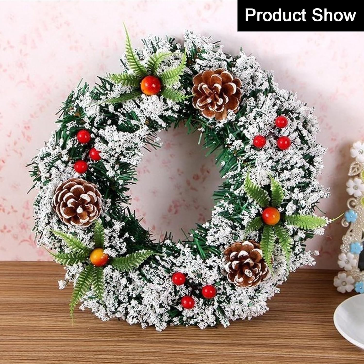 40cm/15.7インチ スノーフレーク パインニードルガーランド スプリングドアリース 人工植物リース 松ぼっくりの葉 赤い果実