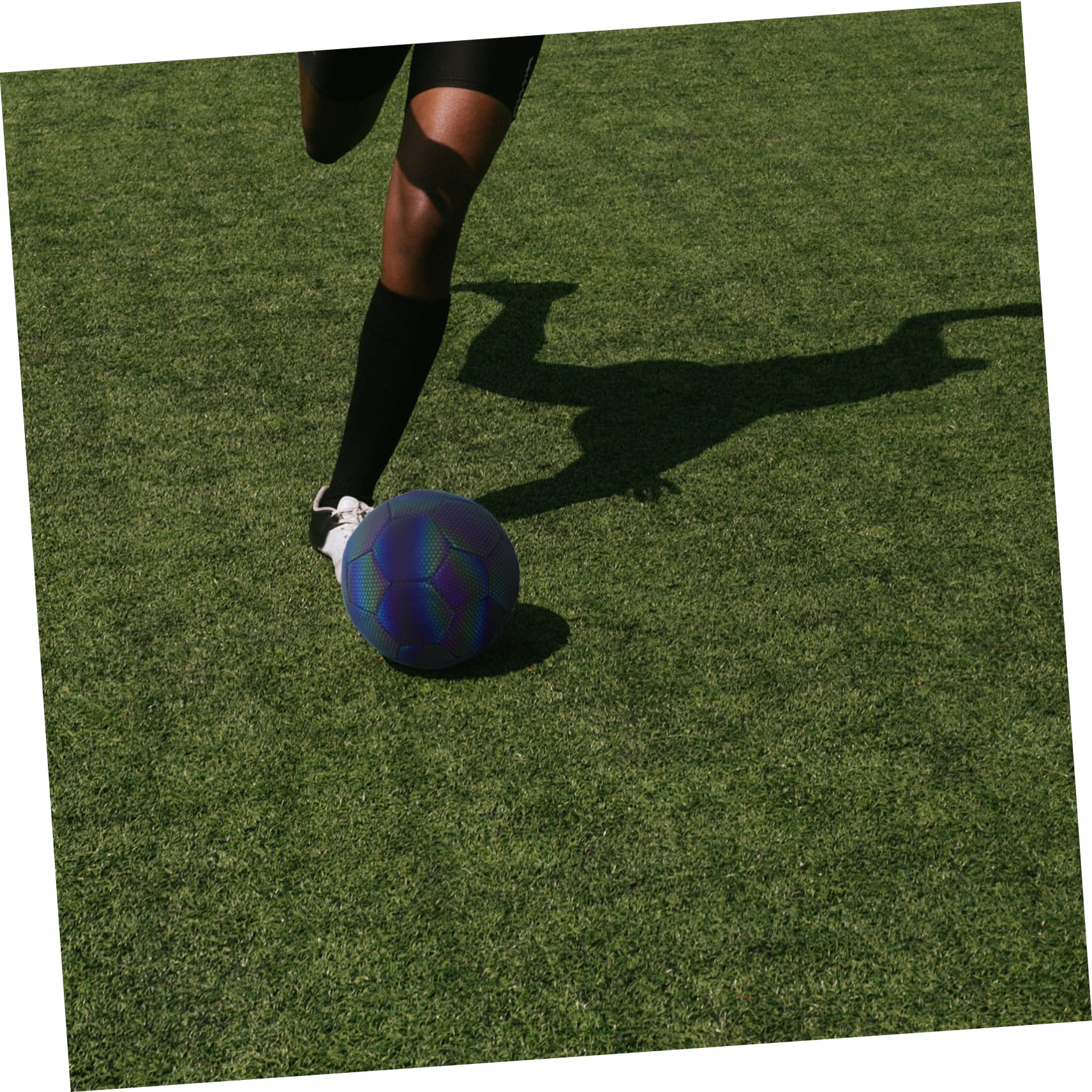 Abaodam Balón de Fútbol Reflectante Luminoso para Entrenamiento y Juego | Goma, Cuero Sintético y Cámara de Butilo, Alta Visibilidad, Uso Versátil en Escuelas y Campos de Práctica