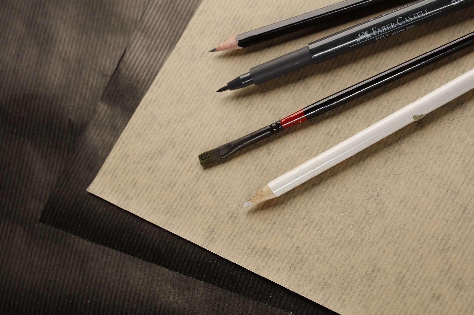 Clairefontaine 396008C Paquet Papier Kraft - 125 Feuilles Papier Kraft Vergé Brun A1 59,4x84 cm 90g - Papier Double Face pour le Croquis et le Dessin