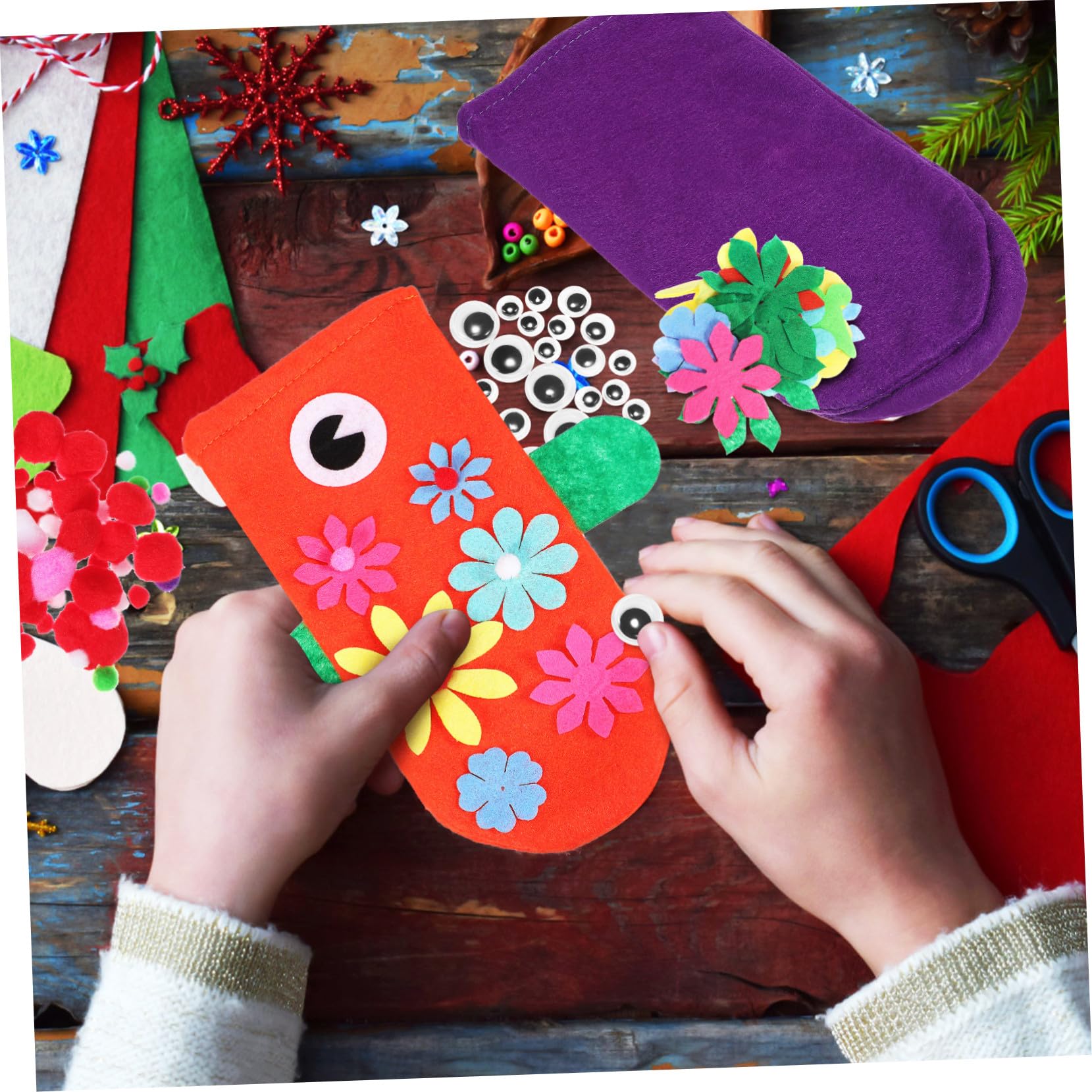 ERINGOGO Kit di Marionette in Feltro per Burattini da Dito Materiali per Creazioni Artigianali, Design Adorabile e Lavorazione Fine per Giochi di Ruolo e Lavoretti Creativi