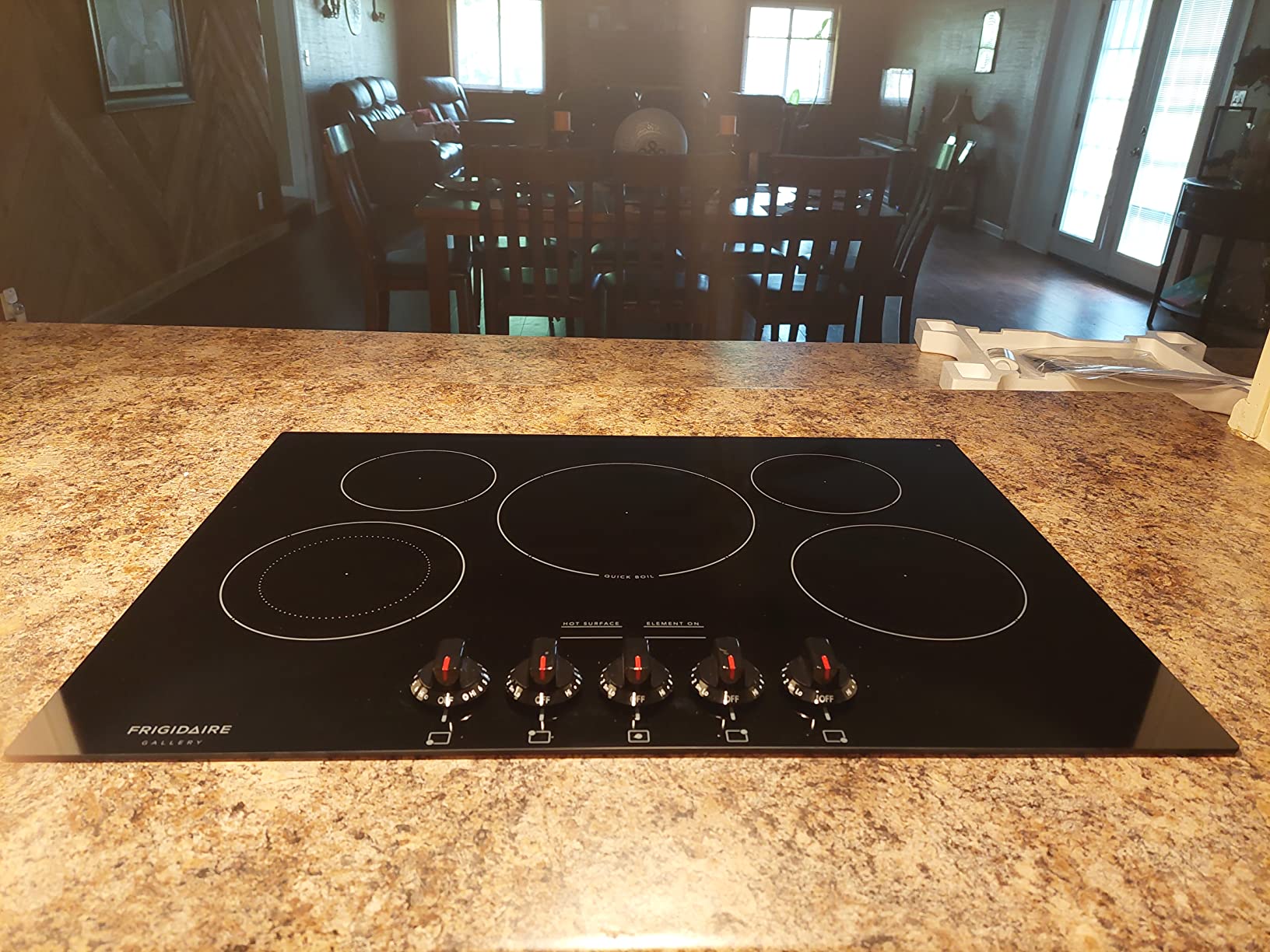 45/mo Finance Frigidaire FGEC3068UB Gallery 30in. Electric Cooktop